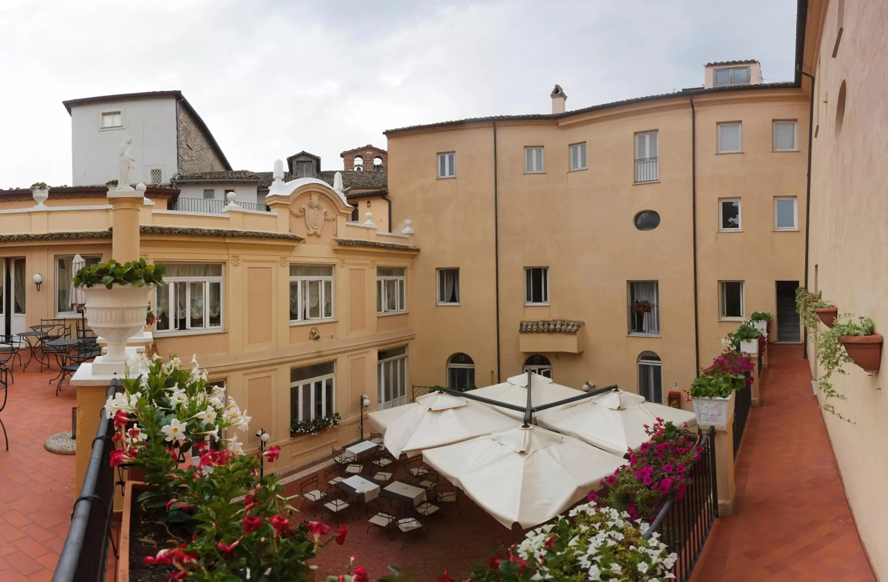 Property building, Balcony/Terrace in Hotel Relais Filonardi