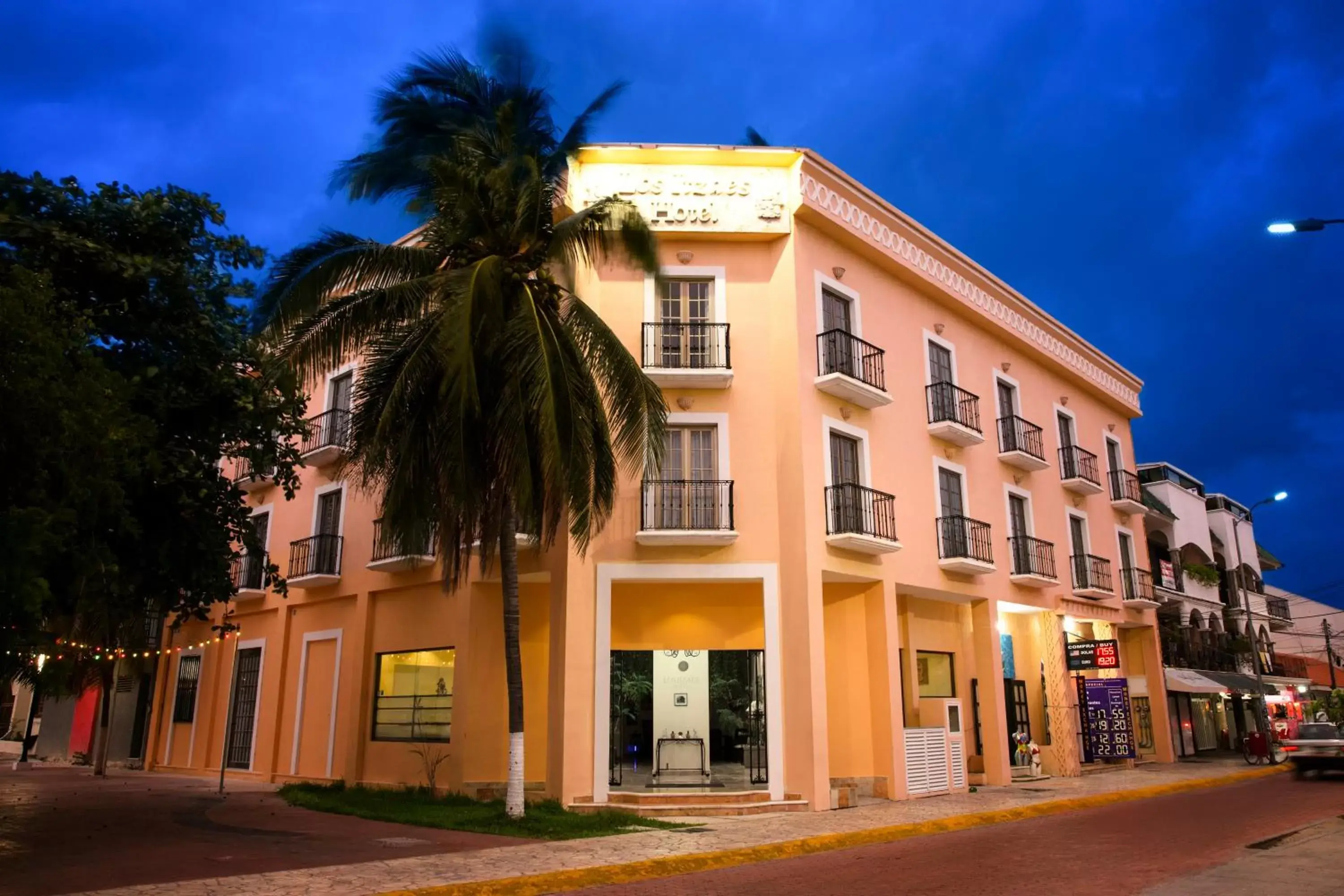 Facade/entrance, Property Building in Hotel Los Itzaes by 5th av