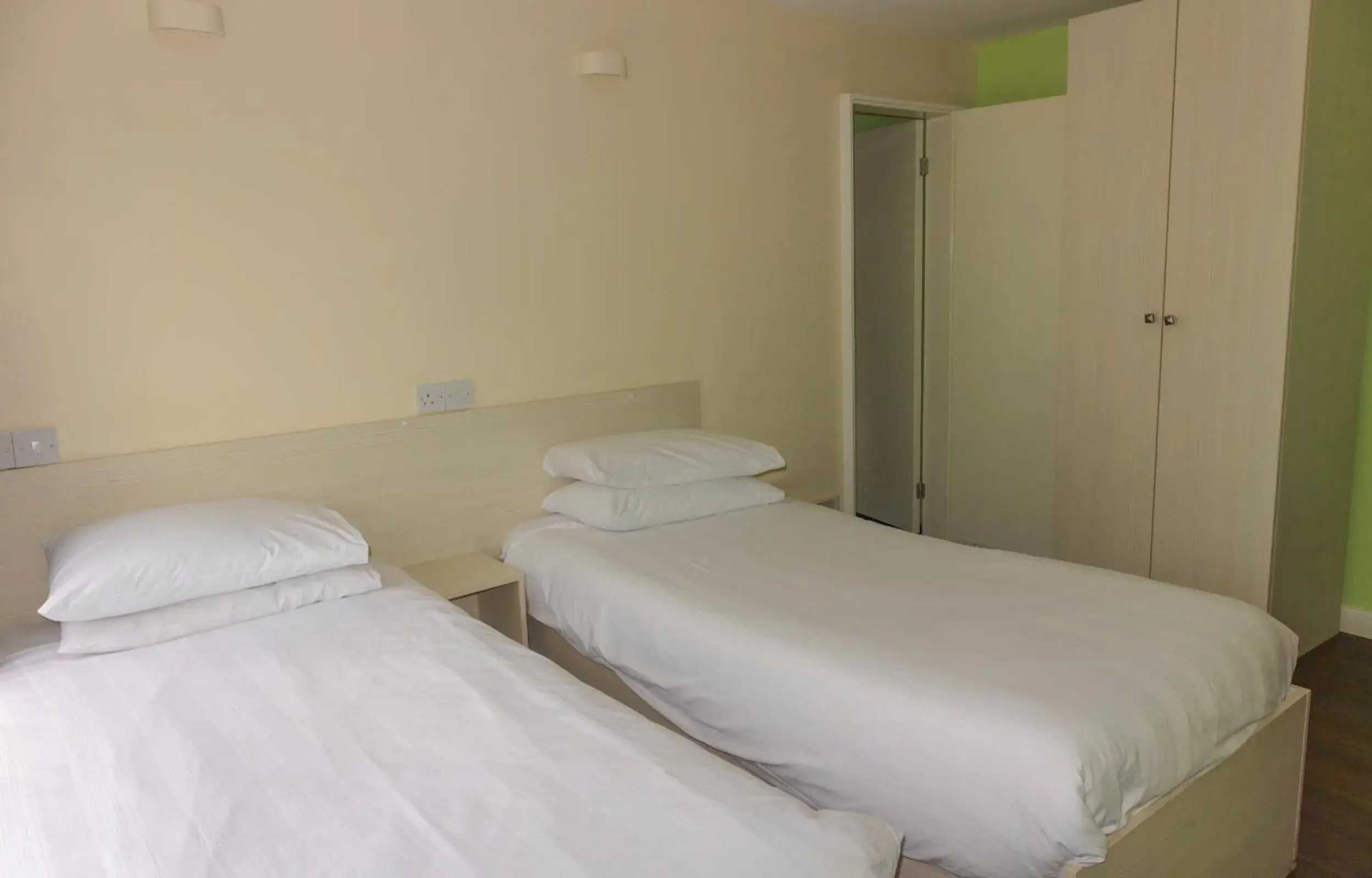 Bedroom, Bed in Primelodge Doncaster
