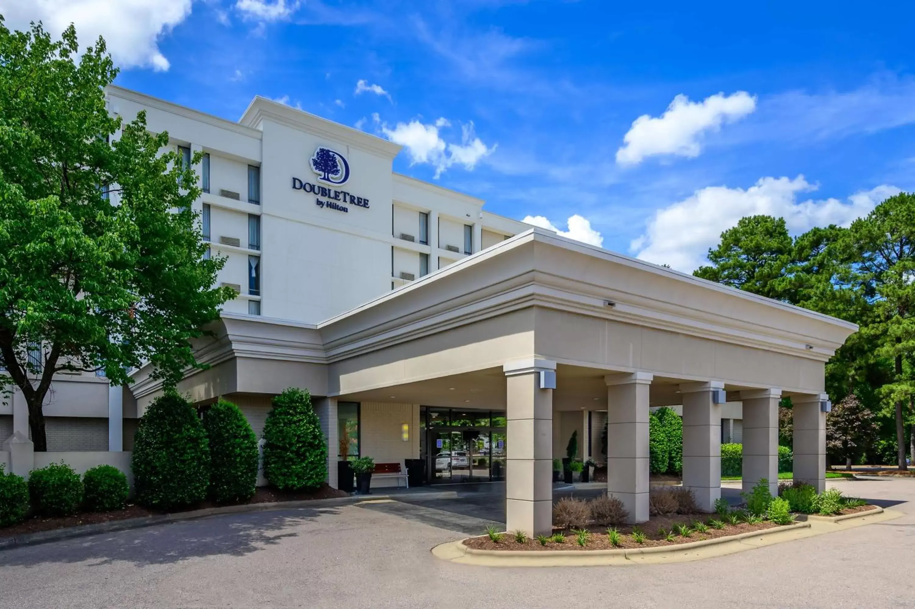 Property Building in DoubleTree by Hilton Raleigh Midtown, NC