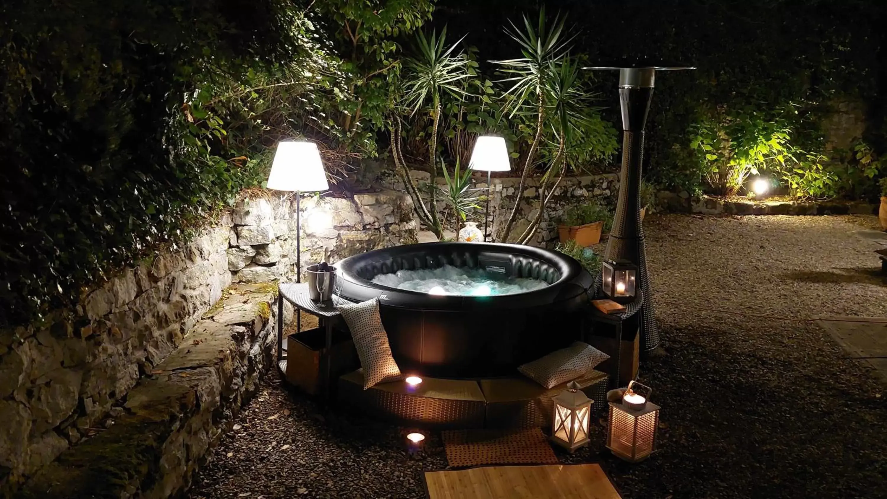Hot Spring Bath in Villa la Moresca Relais de Charme BeB Adults only