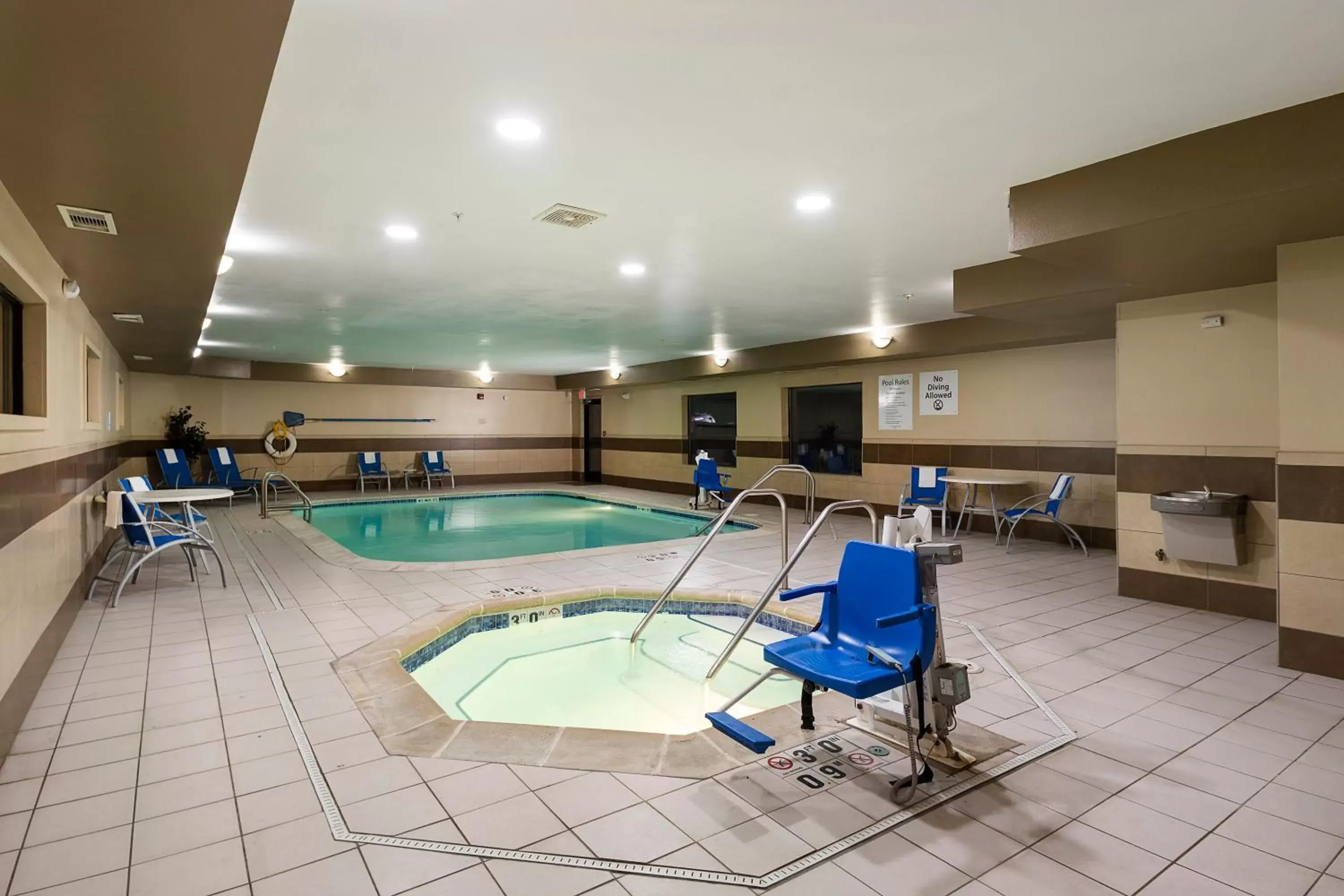 Swimming pool in Holiday Inn Express Bloomington West, an IHG Hotel