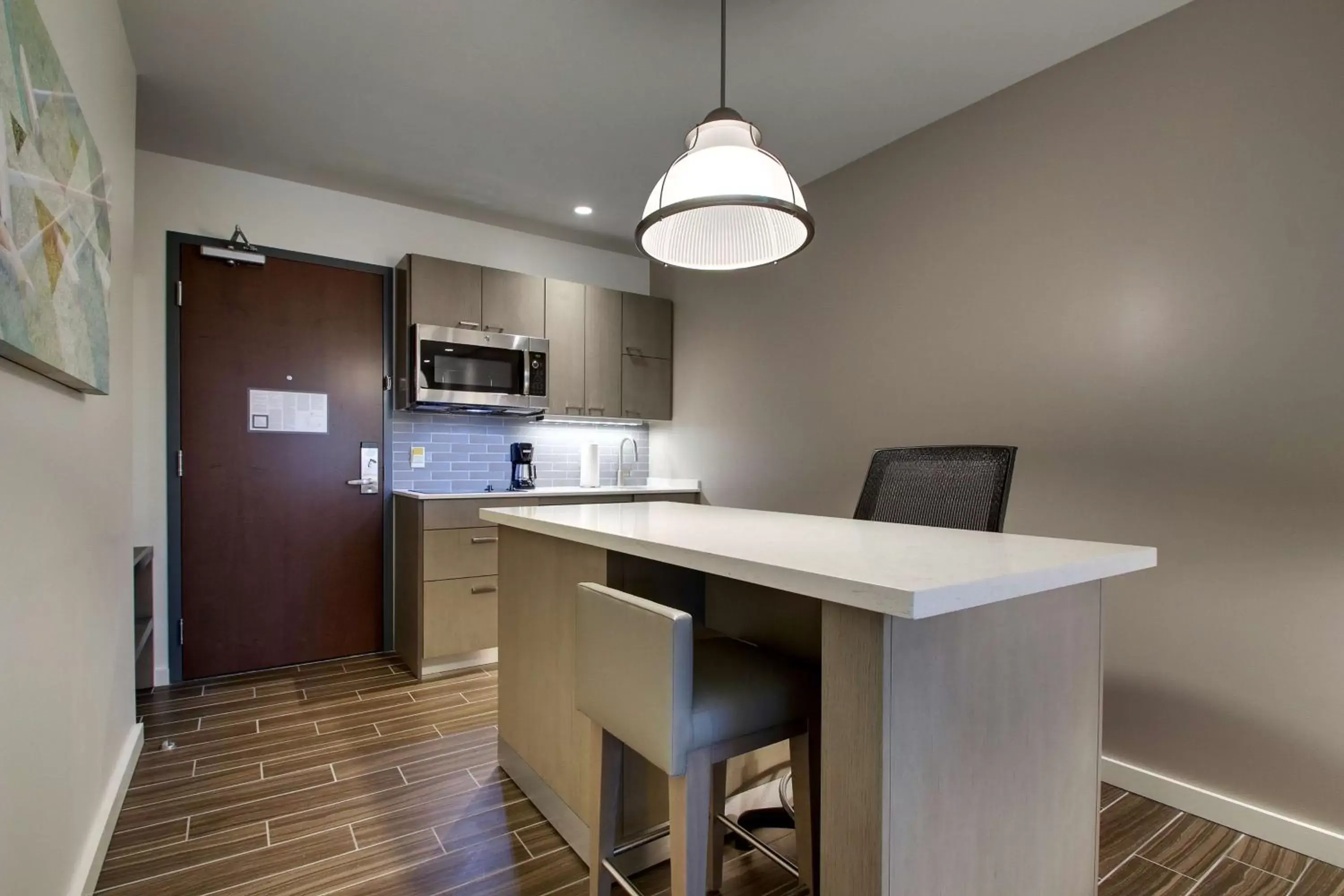 Kitchen or kitchenette, Kitchen/Kitchenette in Hyatt House Oak Brook