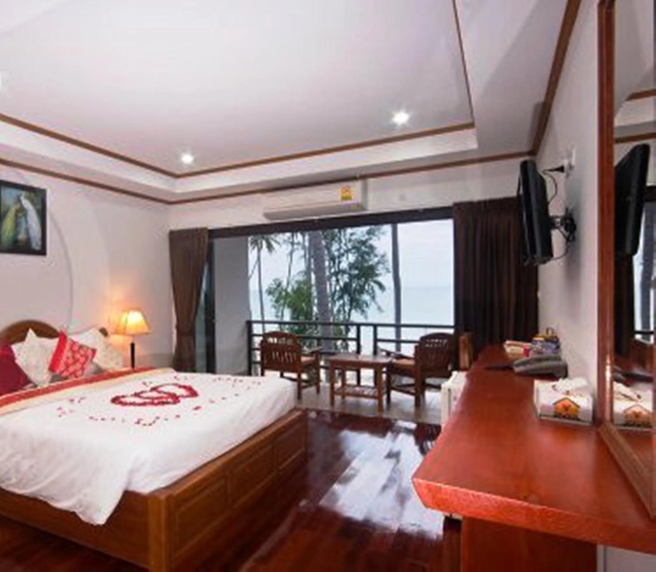 Photo of the whole room, Bed in Lipa Bay Resort