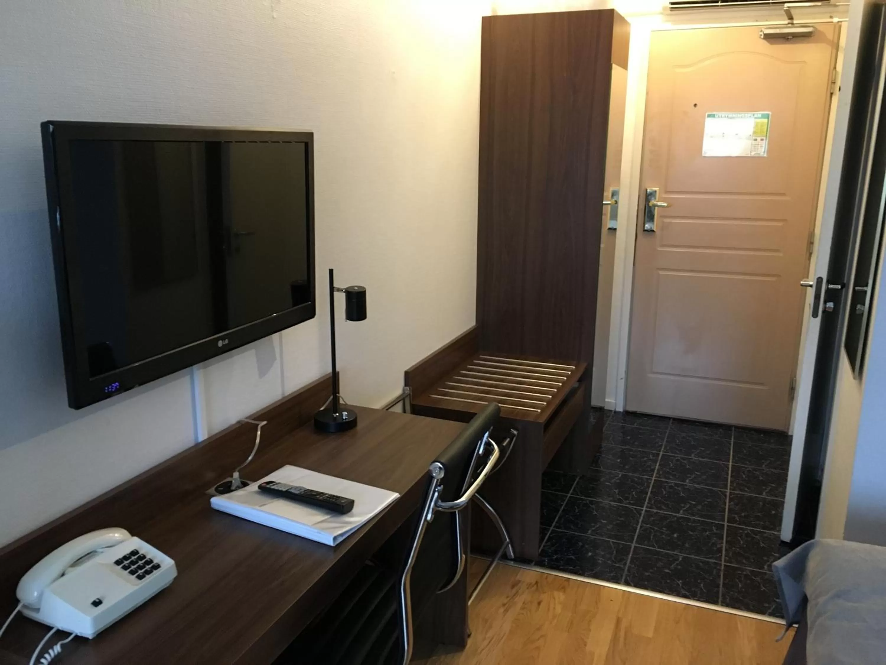 Triple Room with Evening Meal in Apple Hotel & Konferens Göteborg