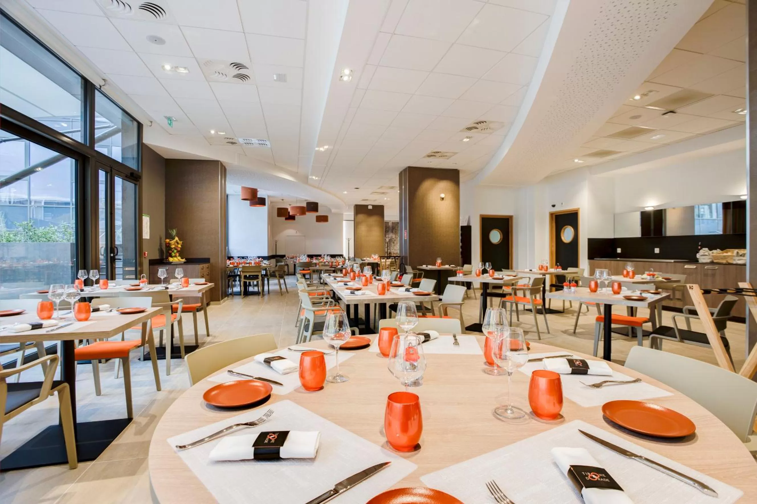 Restaurant/places to eat in Spark by Hilton Lyon Park Saone