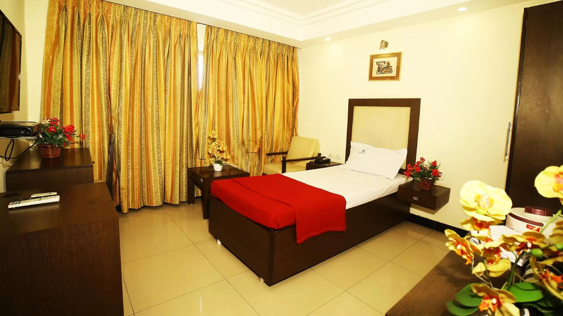 Bed in Hotel Rajavihar