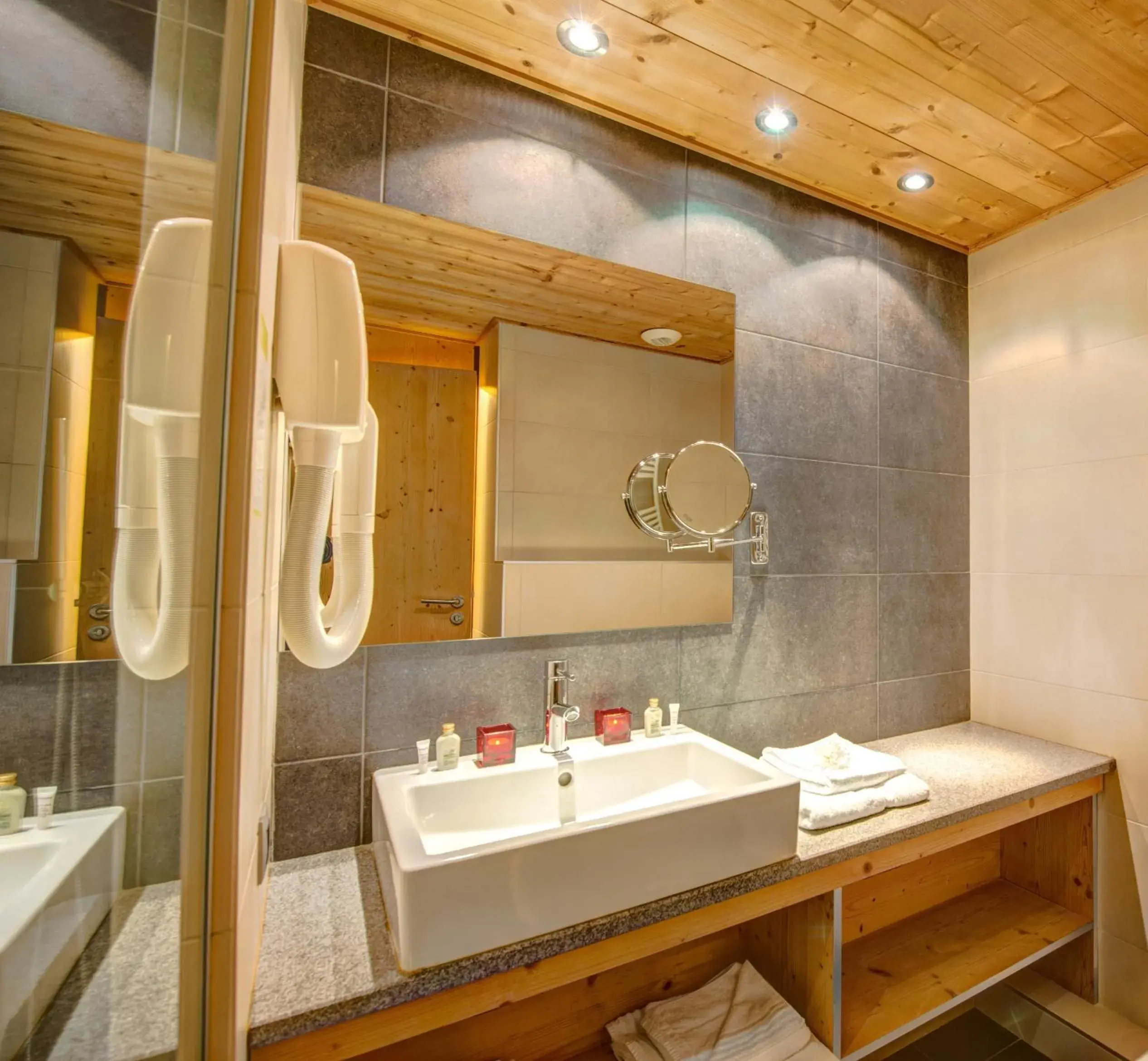 Bathroom in Park Hotel Suisse & Spa