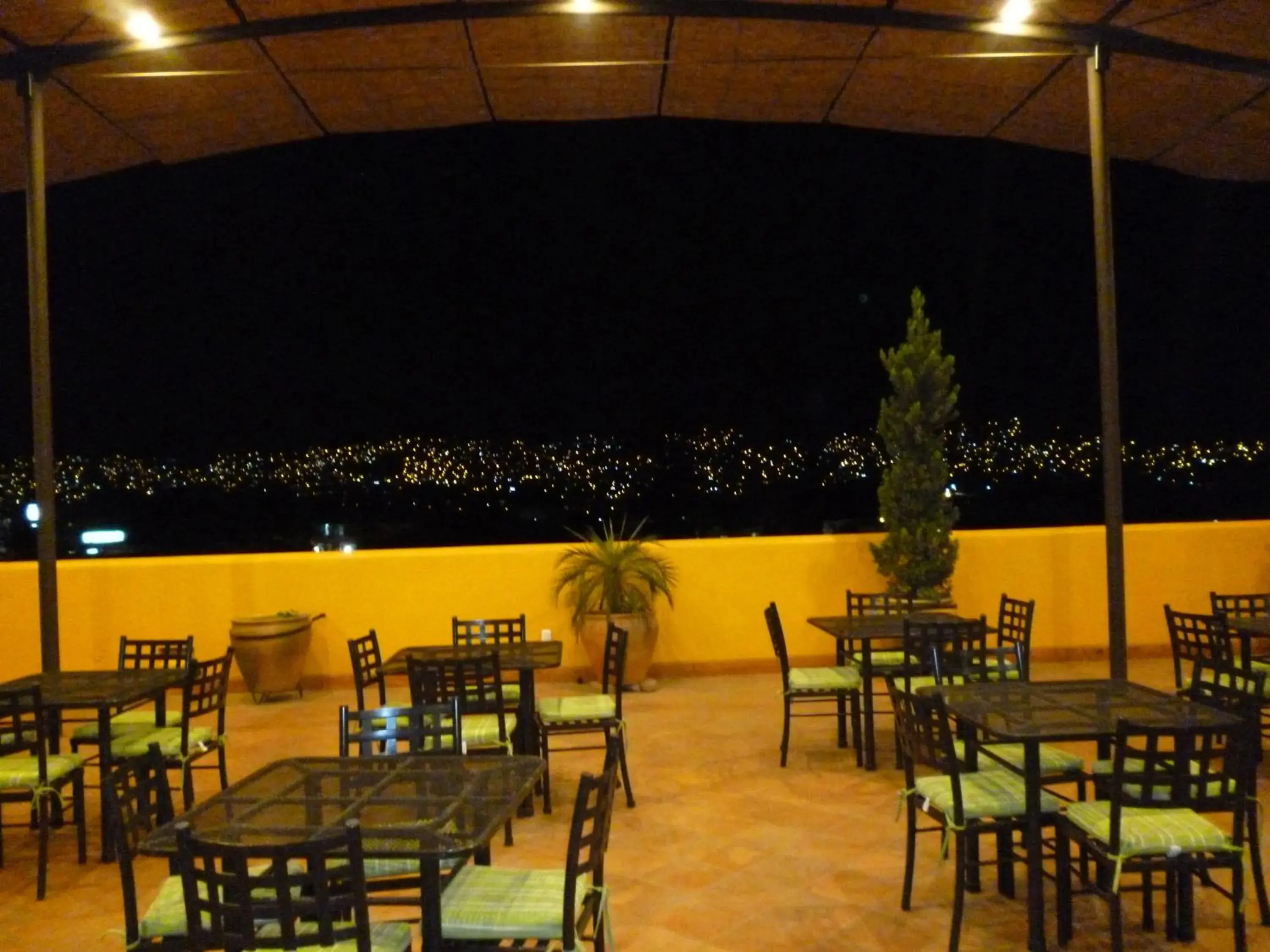 Night, Restaurant/Places to Eat in Hotel Antiguo Fortin