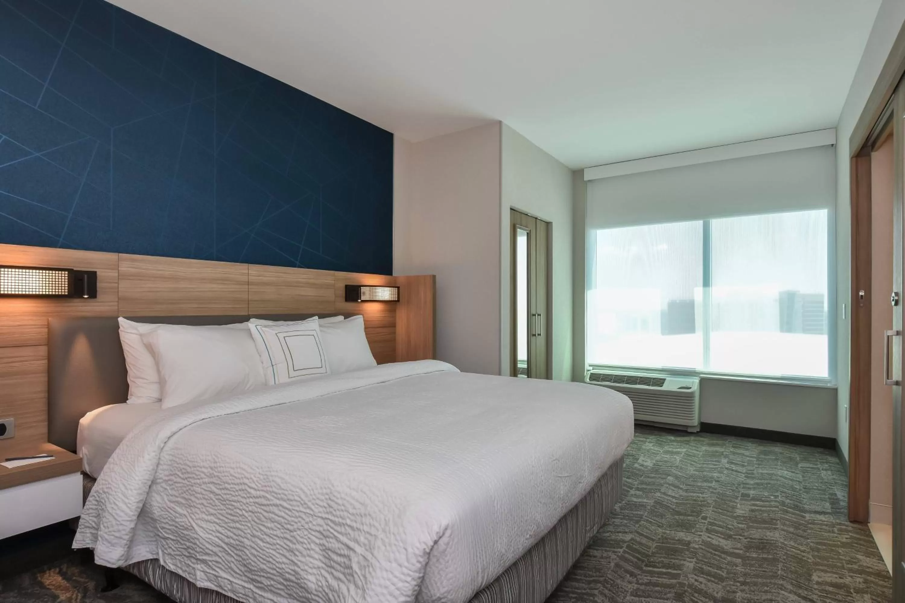 Bedroom, Bed in SpringHill Suites by Marriott Charlotte City Center