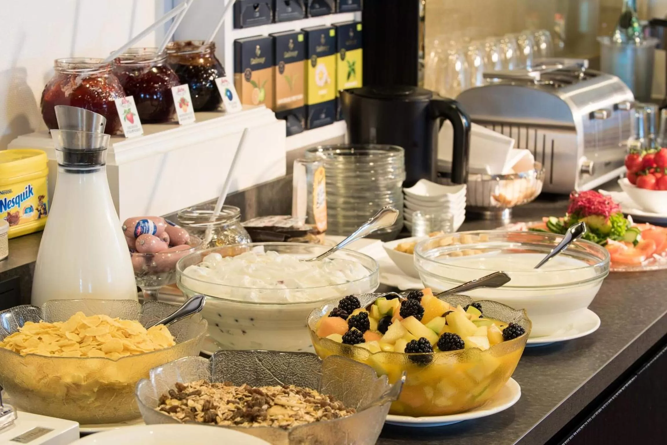 Buffet breakfast in Hotel am Markt