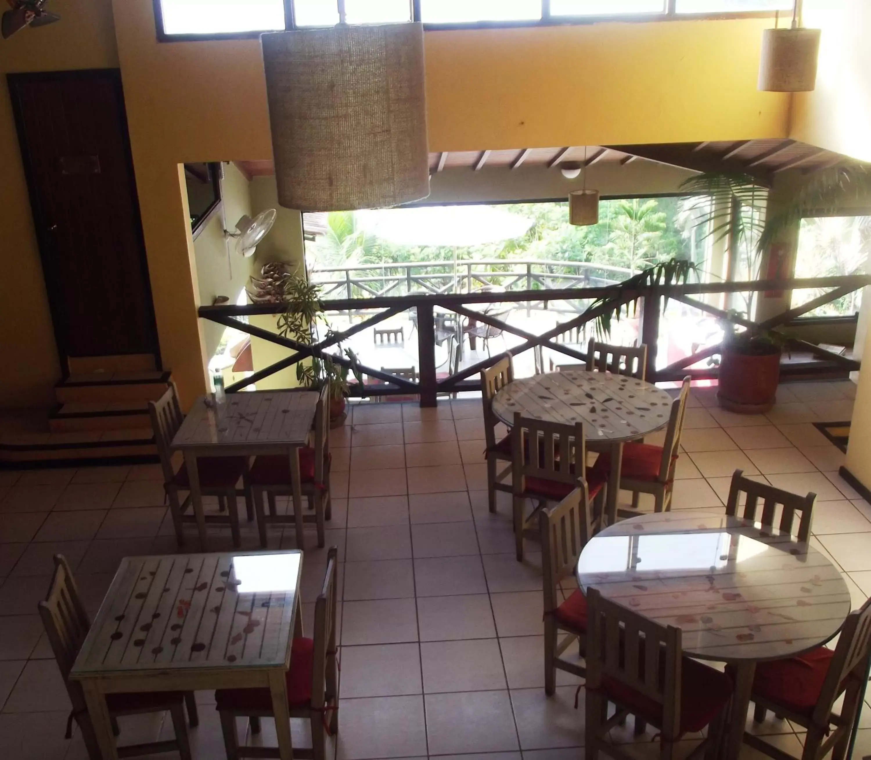 Restaurant/Places to Eat in Pousada Amancay