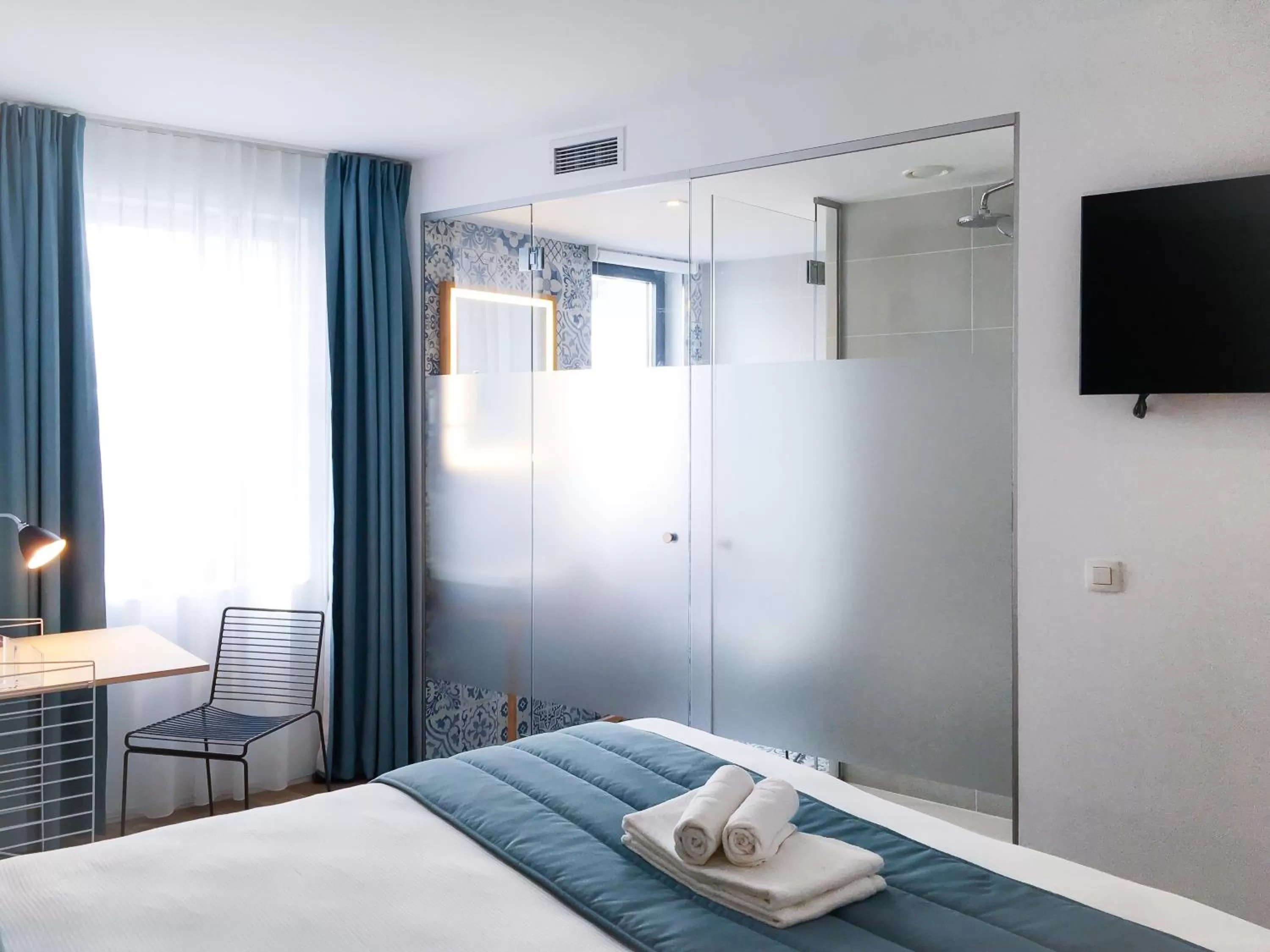 Bathroom, Bed in Hygge Hotel