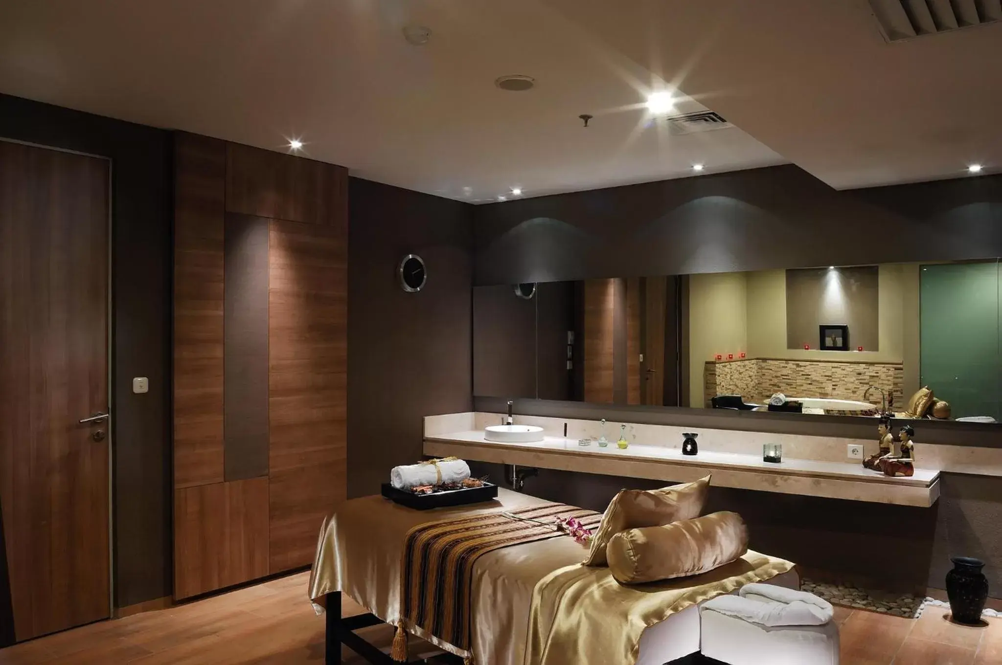 Spa and wellness centre/facilities, Bathroom in Holiday Inn Bandung Pasteur, an IHG Hotel