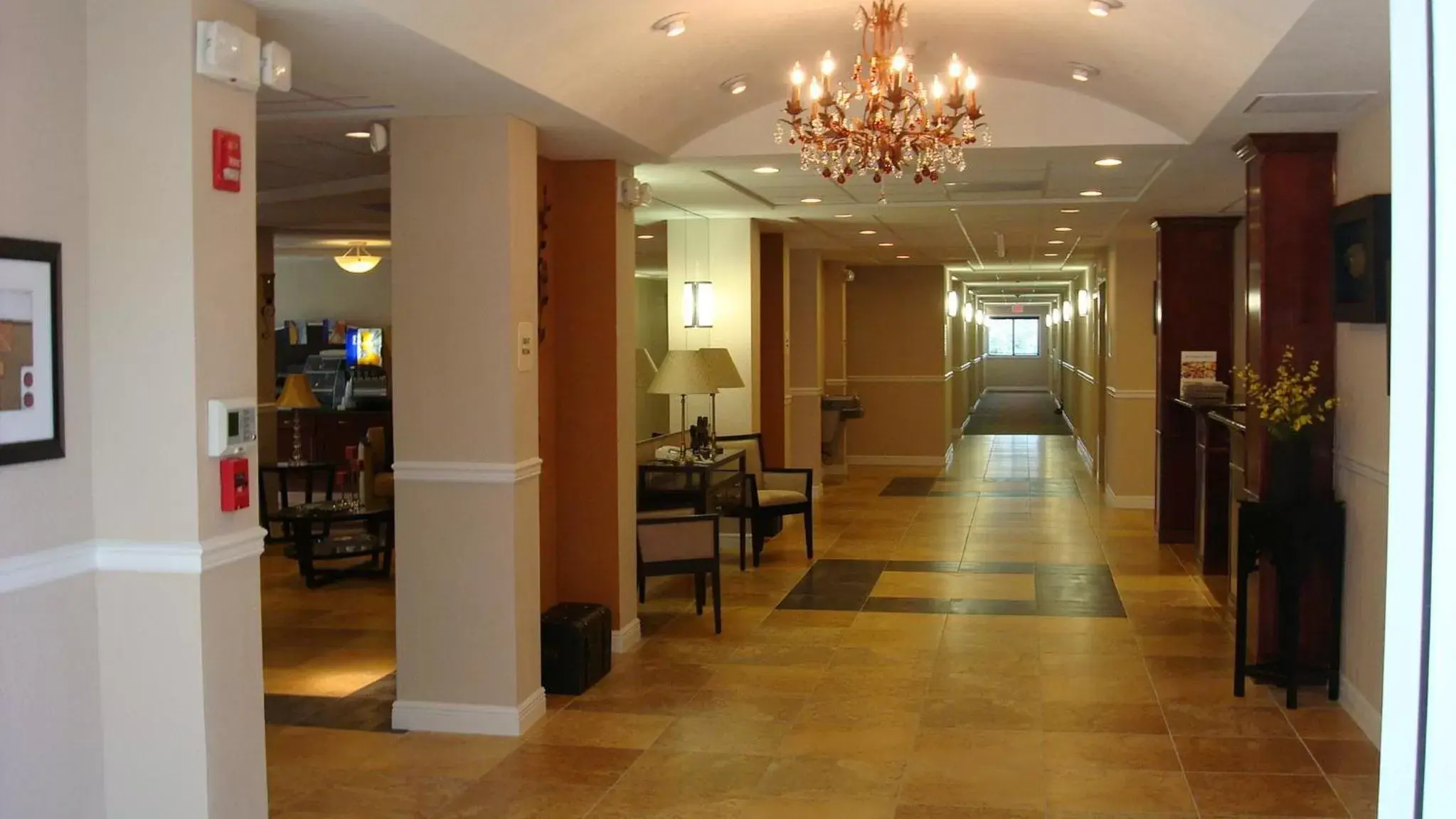 Lobby or reception in Holiday Inn Express West Palm Beach Metrocentre, an IHG Hotel