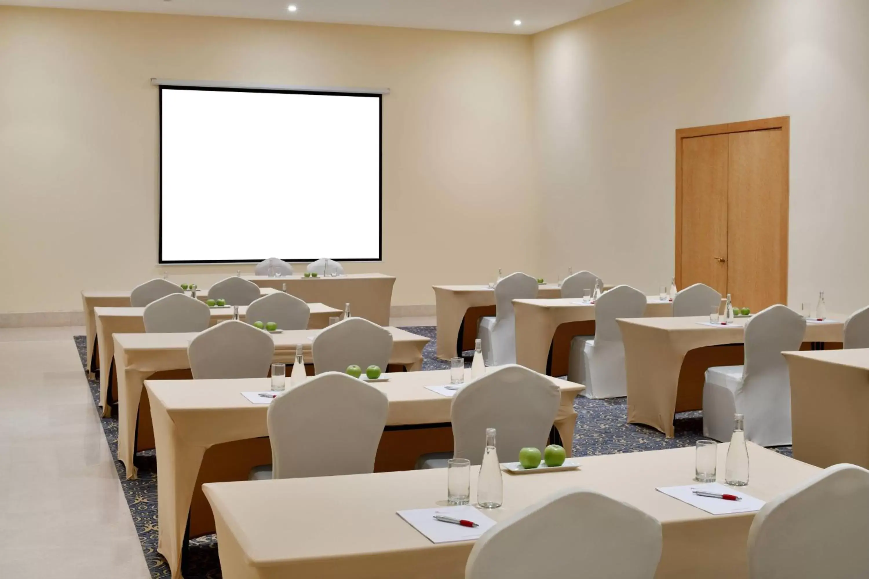 Meeting/conference room, Business Area/Conference Room in Riyadh Airport Marriott Hotel