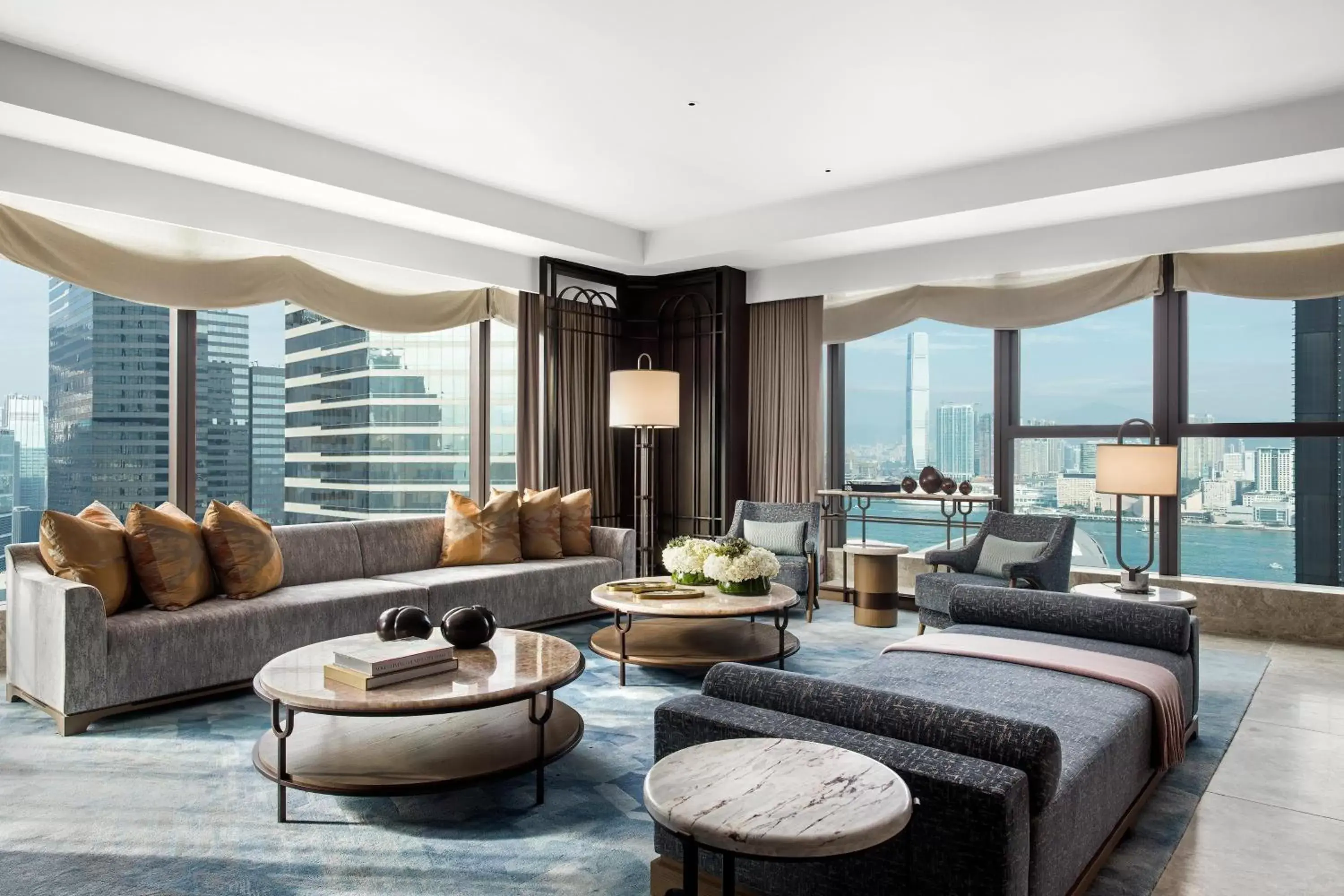 Living room, Seating Area in The St. Regis Hong Kong