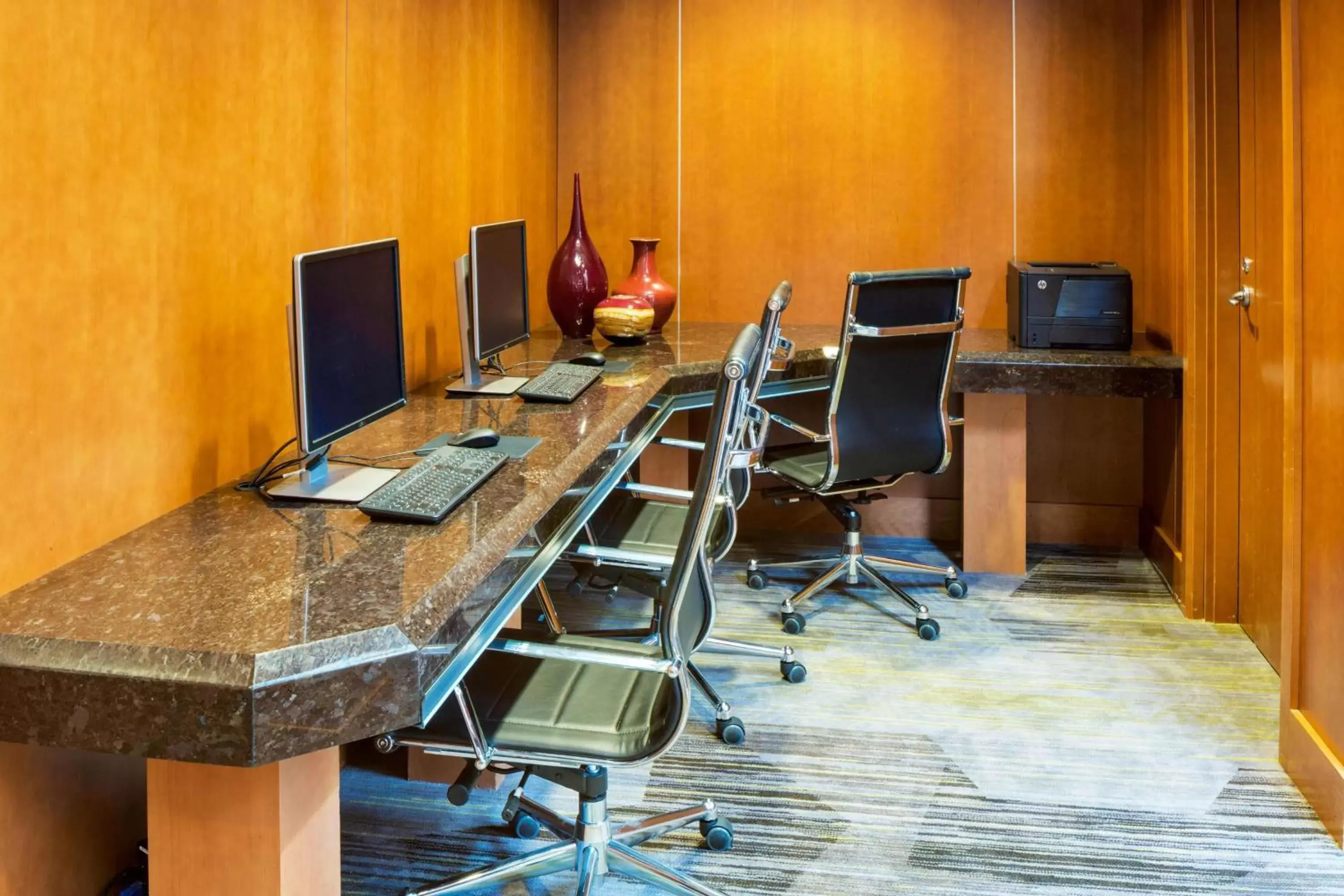 Business facilities, Business Area/Conference Room in Courtyard by Marriott Boston Logan Airport