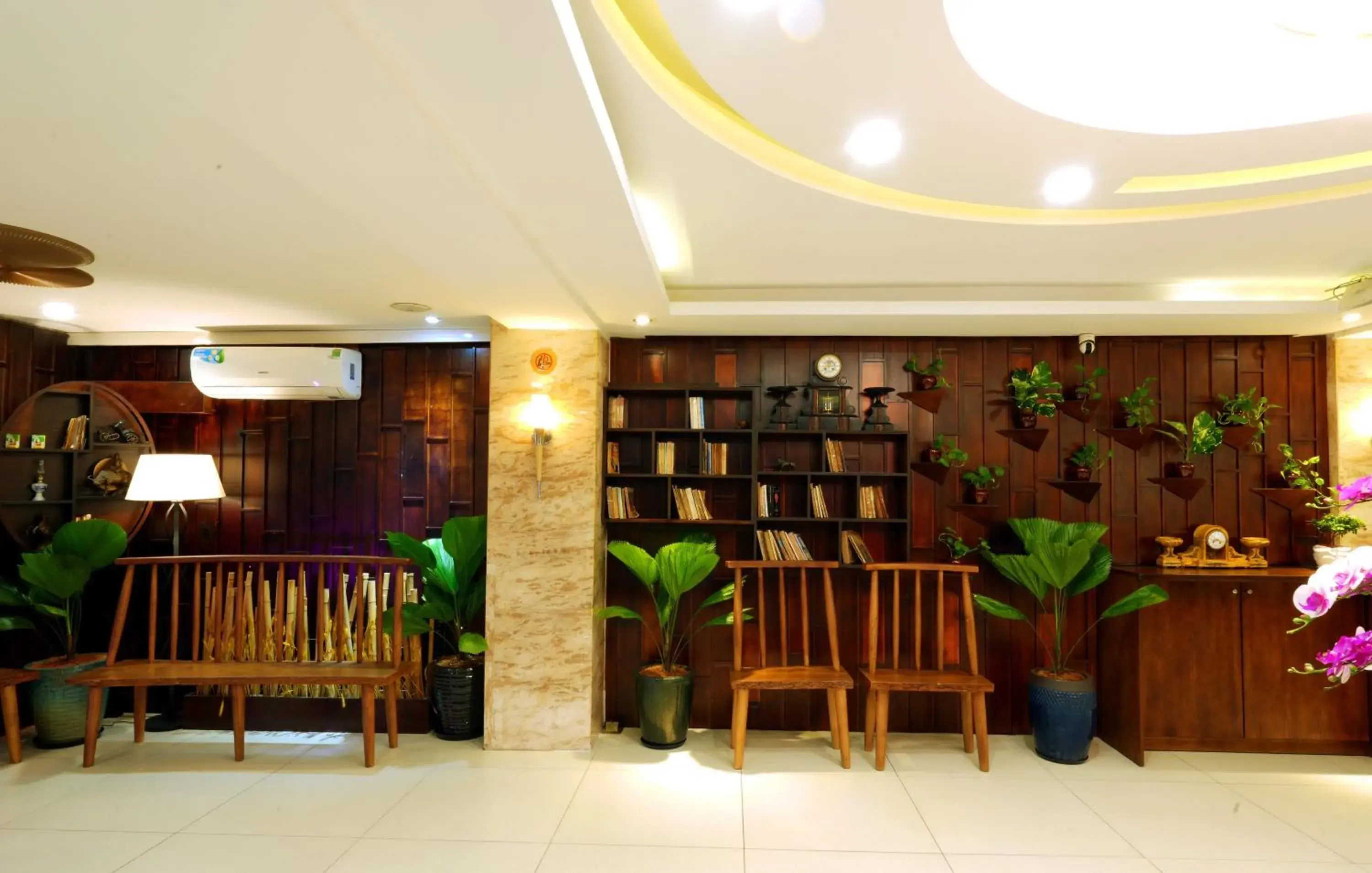 Lobby or reception in Sunshine Antique Hotel Saigon