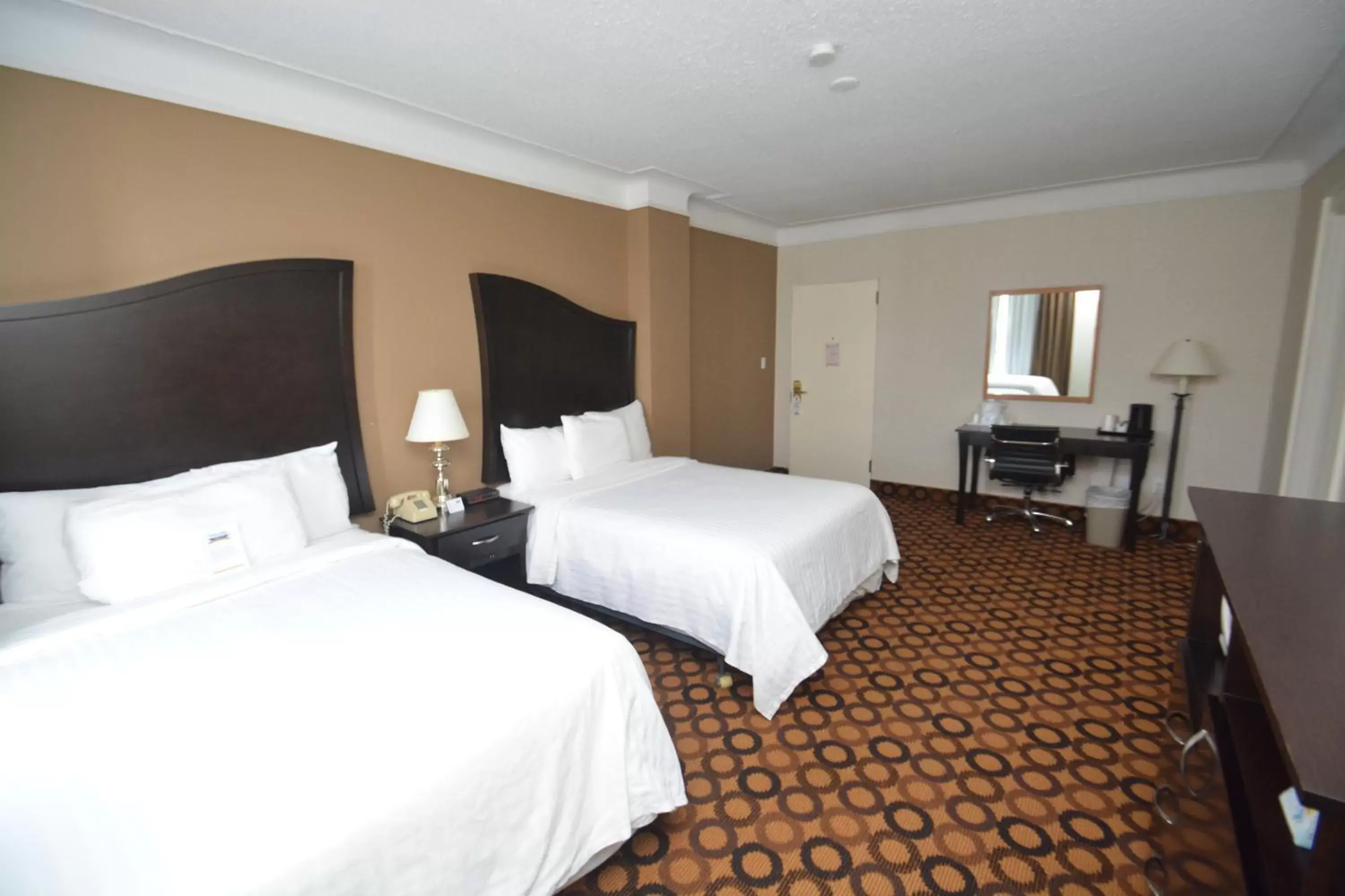 Bedroom, Bed in Prince Arthur Waterfront Hotel & Suites