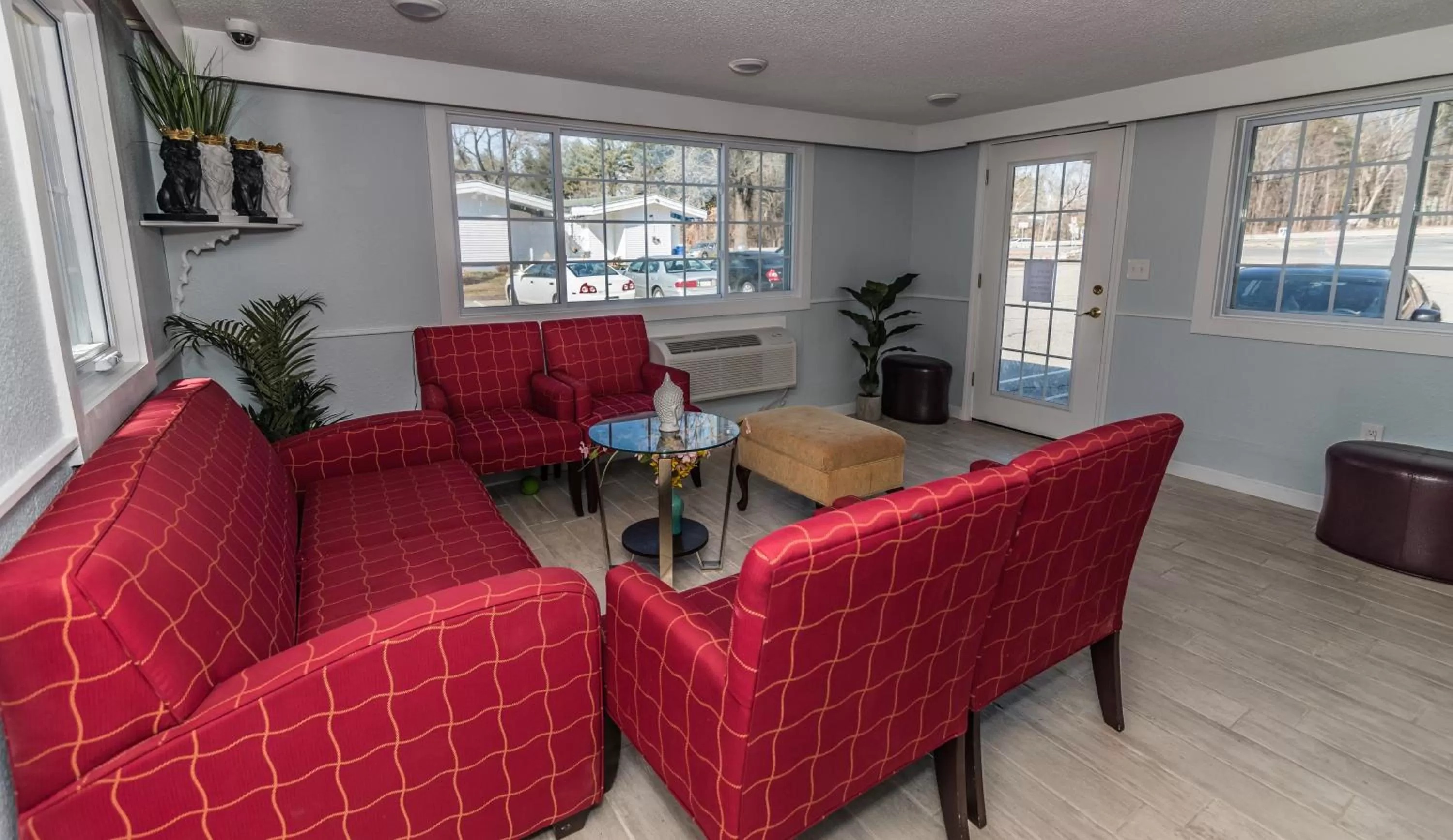 Lobby or reception in The Minuteman Inn Acton Concord Littleton