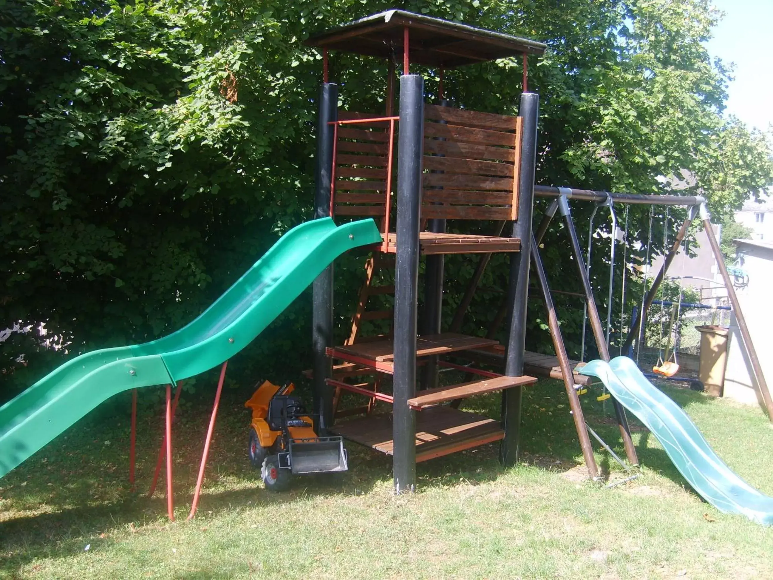 Garden, Children's Play Area in Armalou