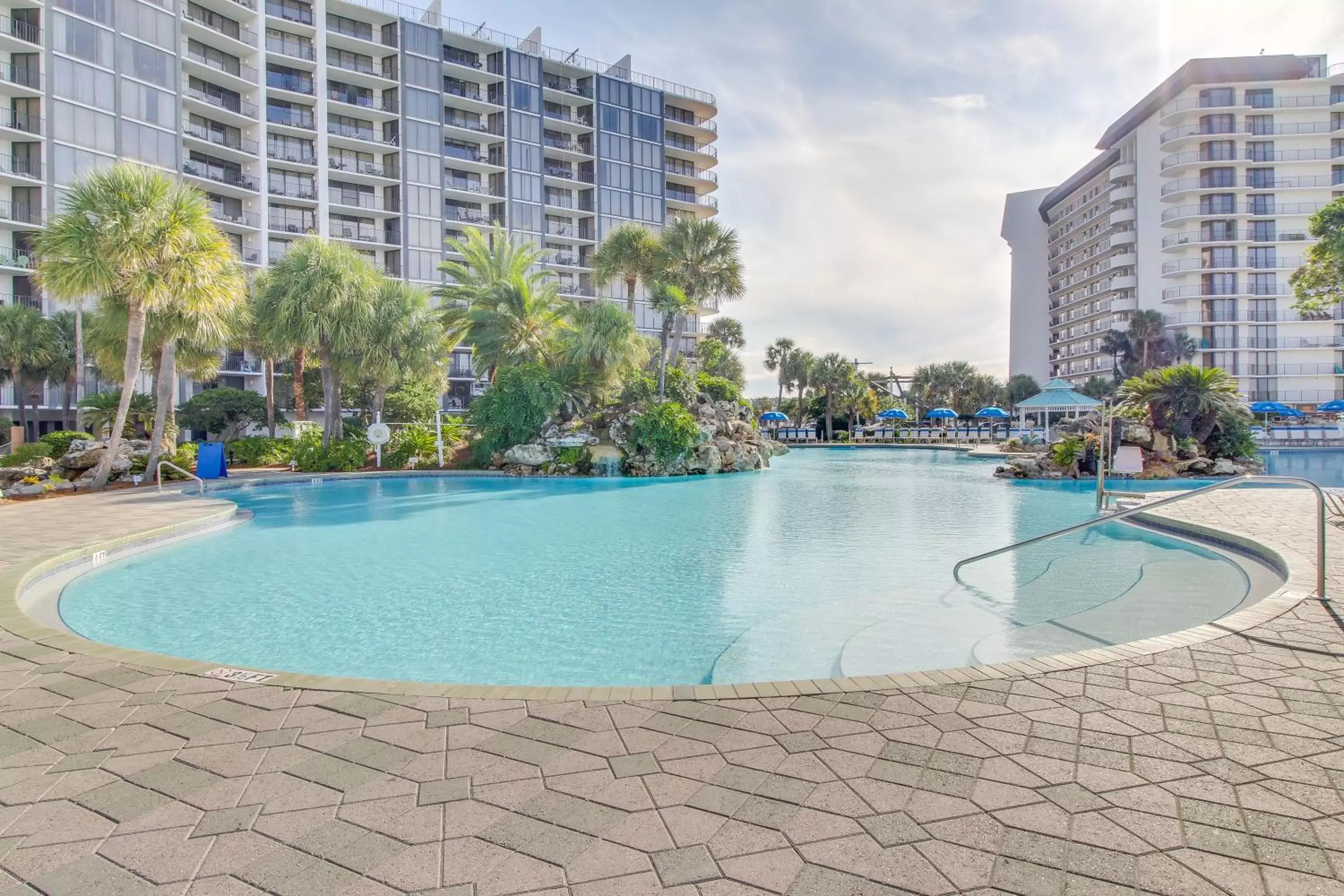 Swimming Pool in 1105 Edgewater Tower 3