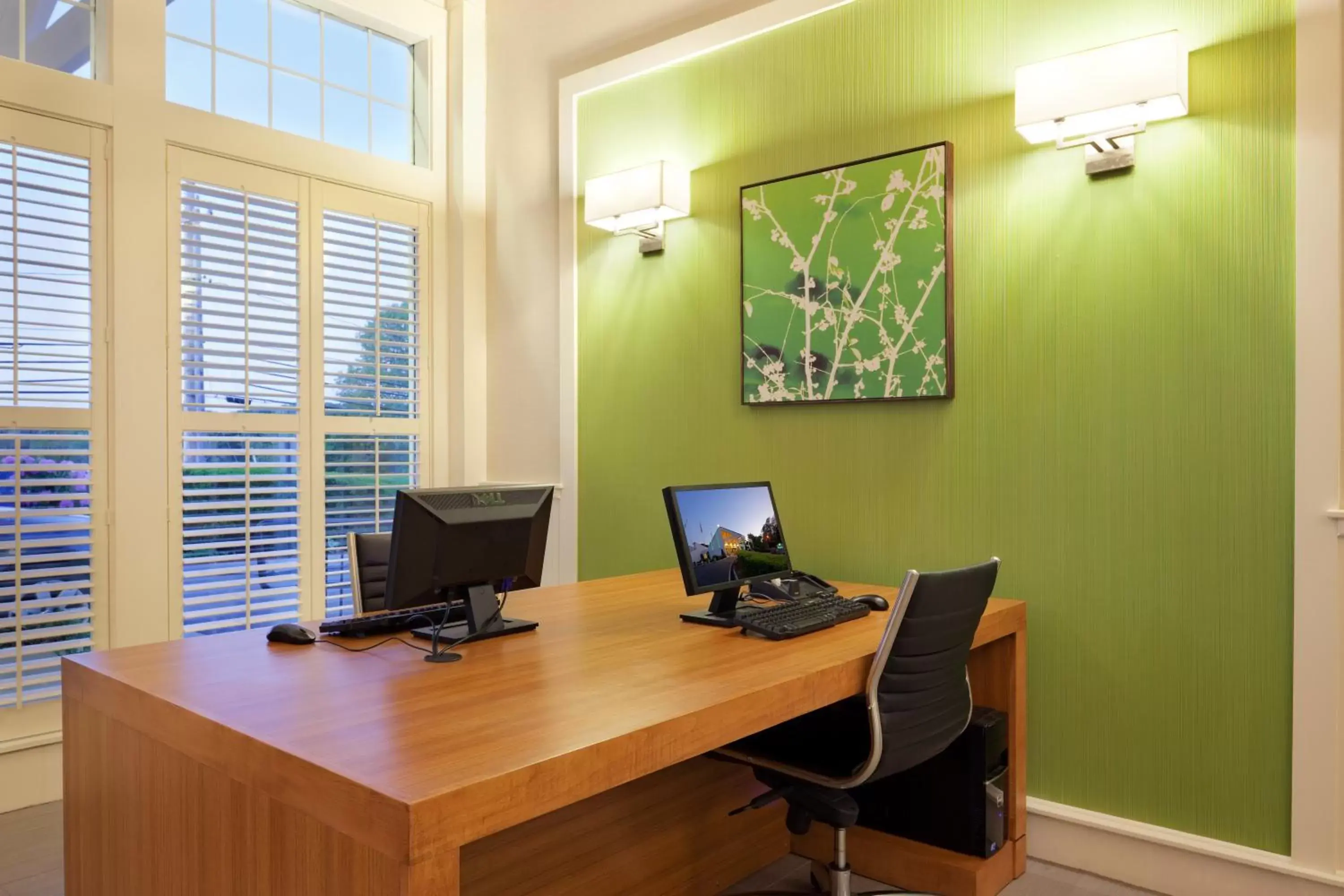 Business facilities in Holiday Inn Cape Cod-Falmouth, an IHG Hotel