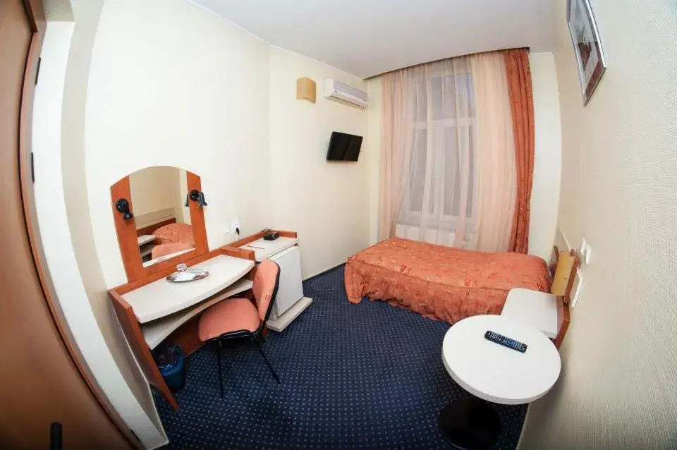 Photo of the whole room, Bed in Hotel Astoria City Center