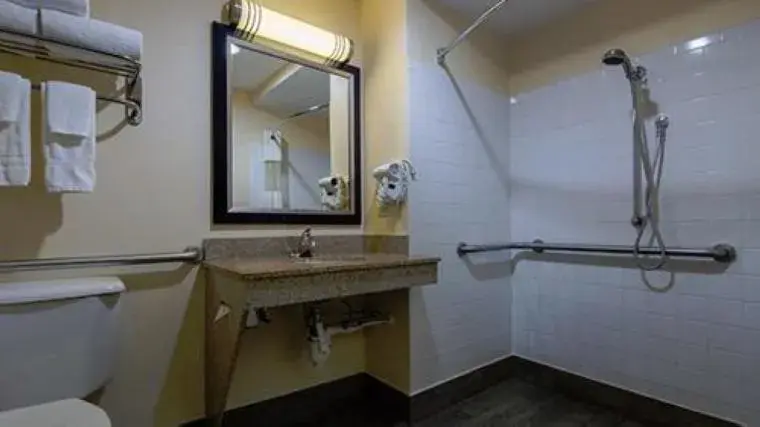 Bathroom in Best Western Plus Huntersville Inn & Suites Near Lake Norman