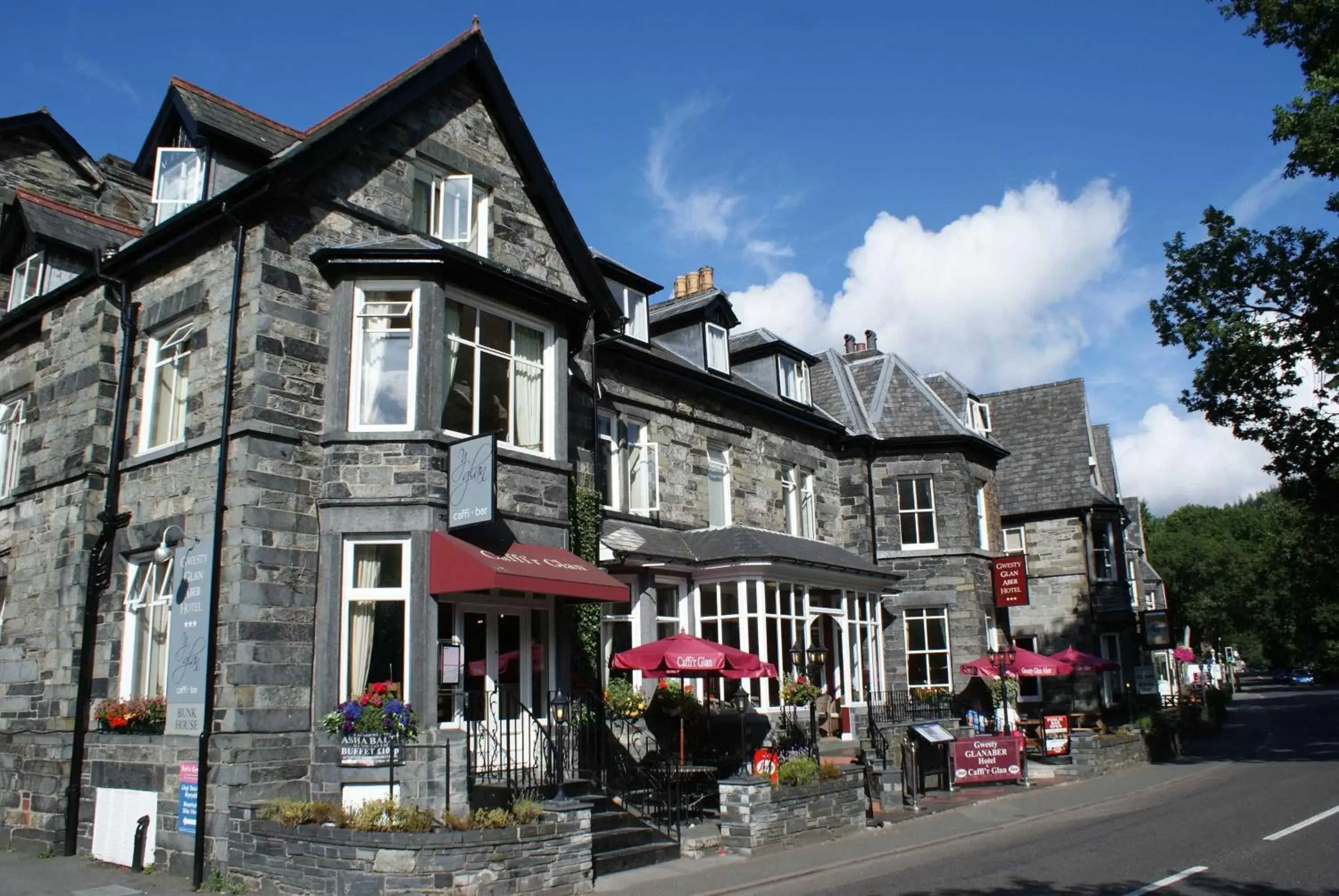 Facade/entrance, Property Building in Glan Aber Hotel