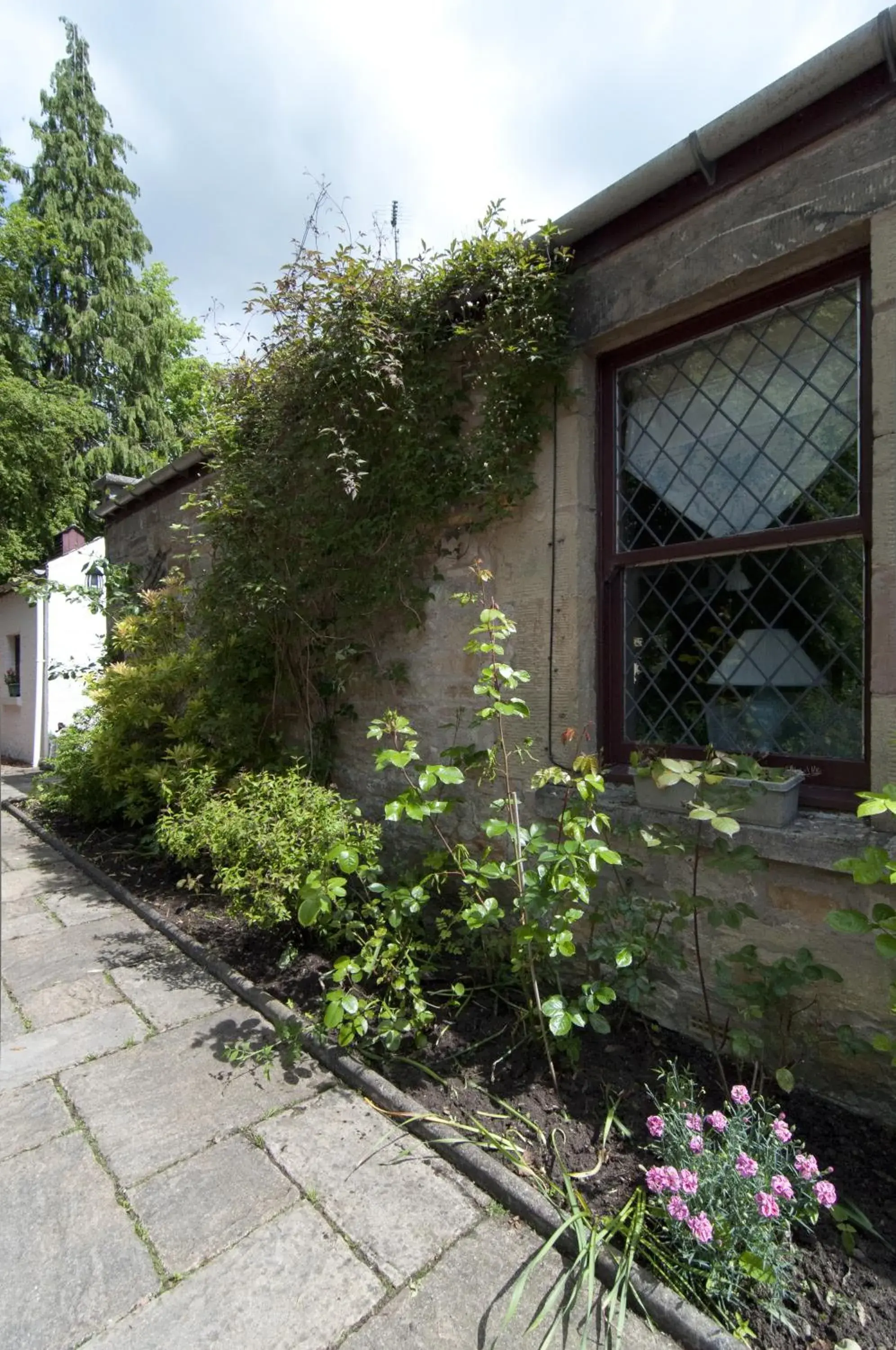 Property building, Garden in Bankton House Hotel