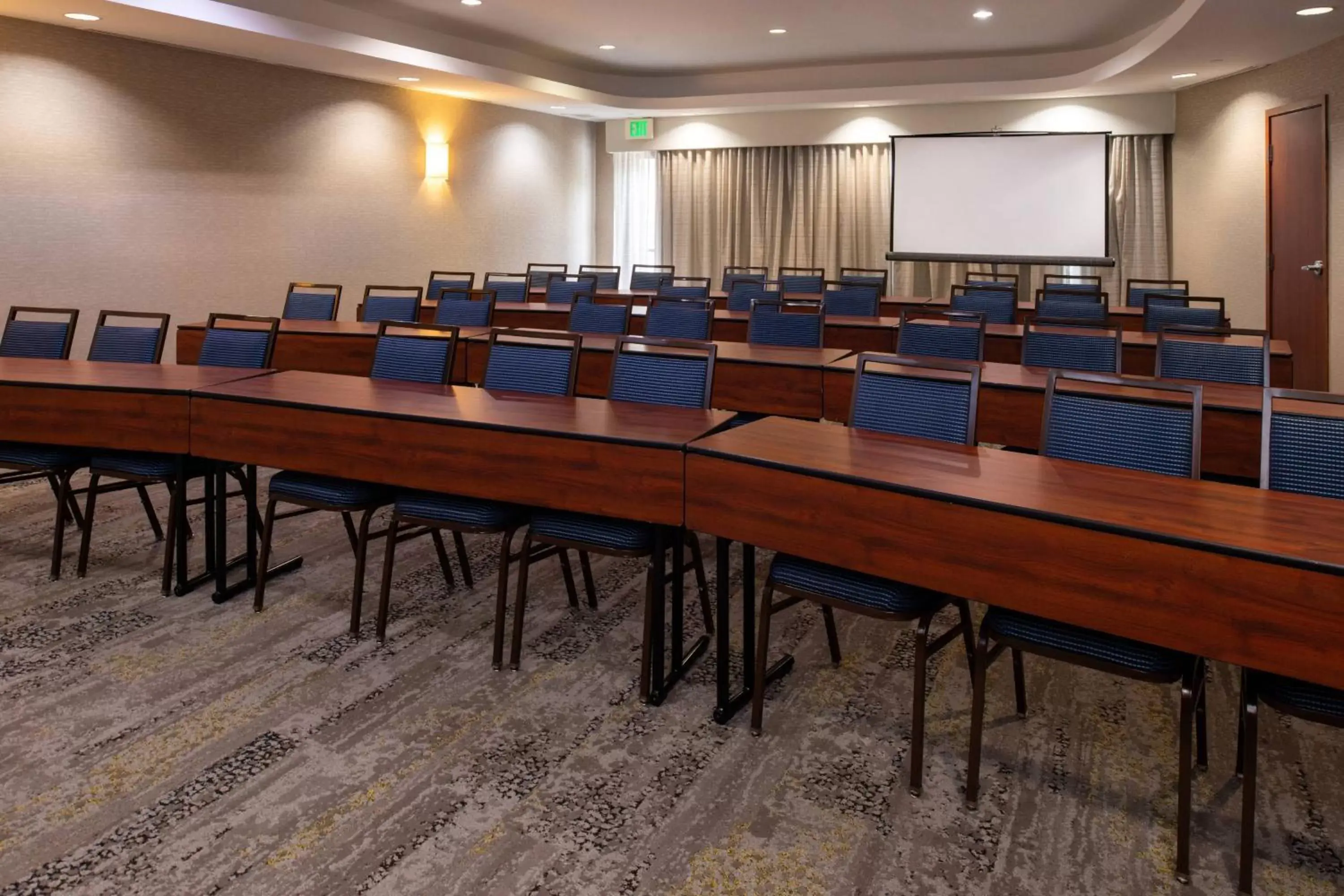 Meeting/conference room in Courtyard High Point