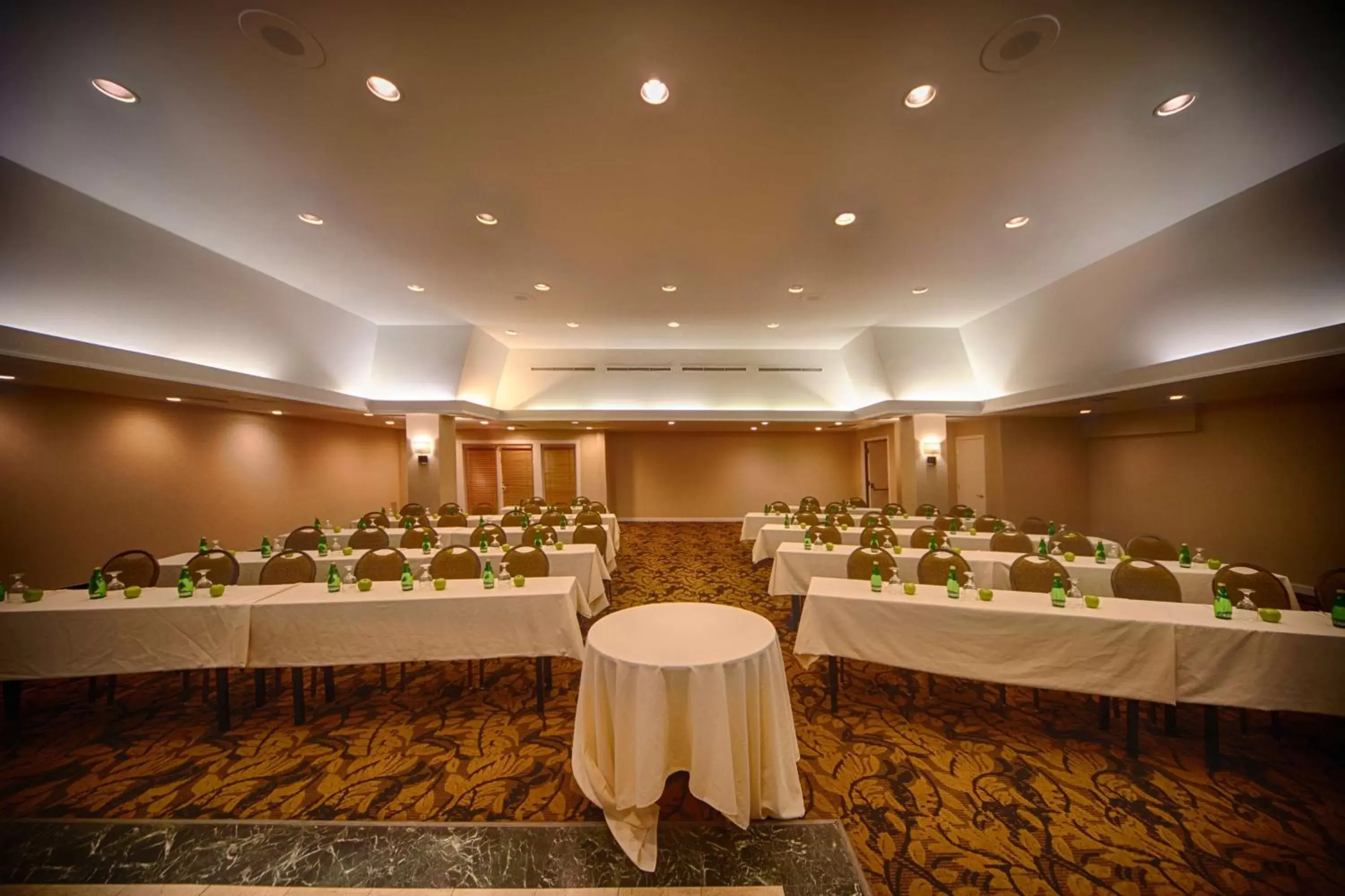 Meeting/conference room in DoubleTree by Hilton Portland, ME