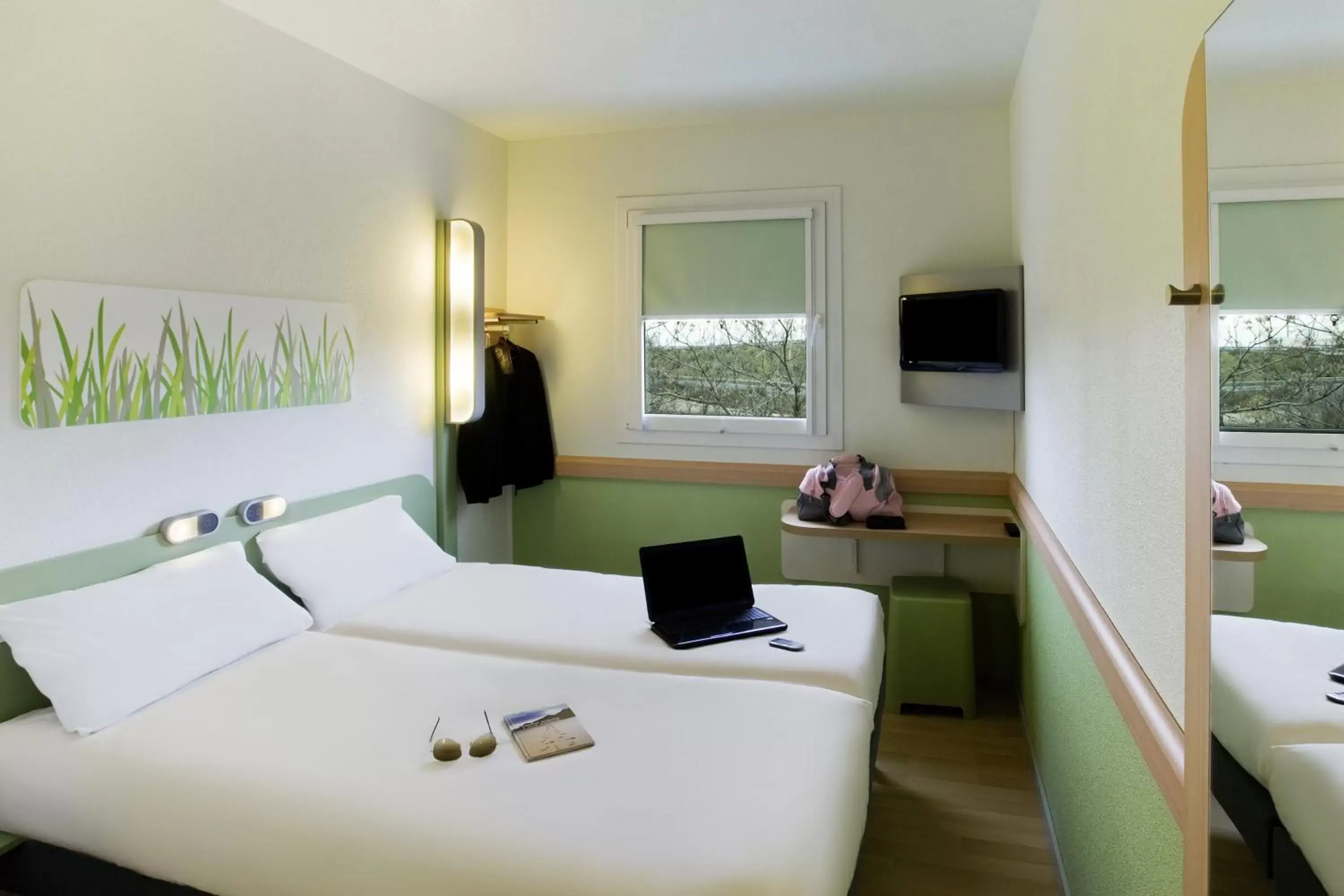 Bed in Ibis Budget Montelimar