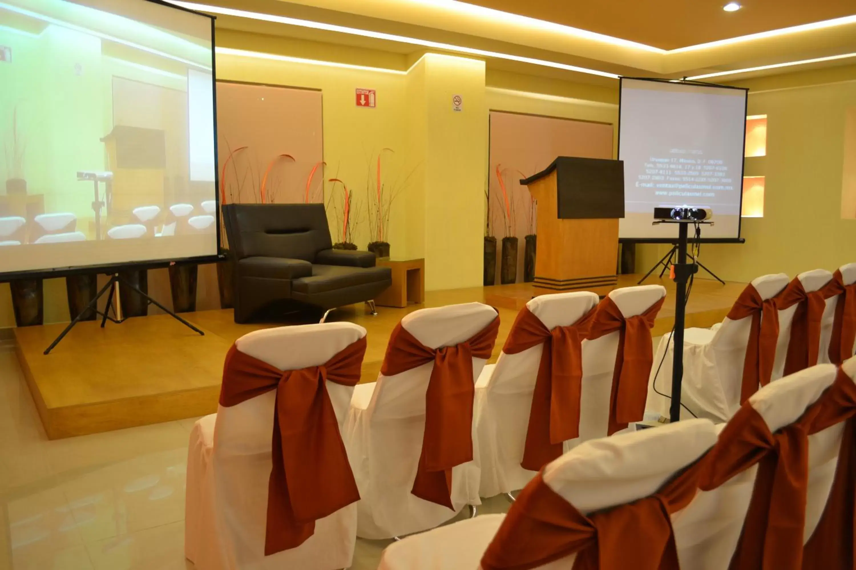 Business facilities, Banquet Facilities in Hostalia Hotel Expo & Business Class