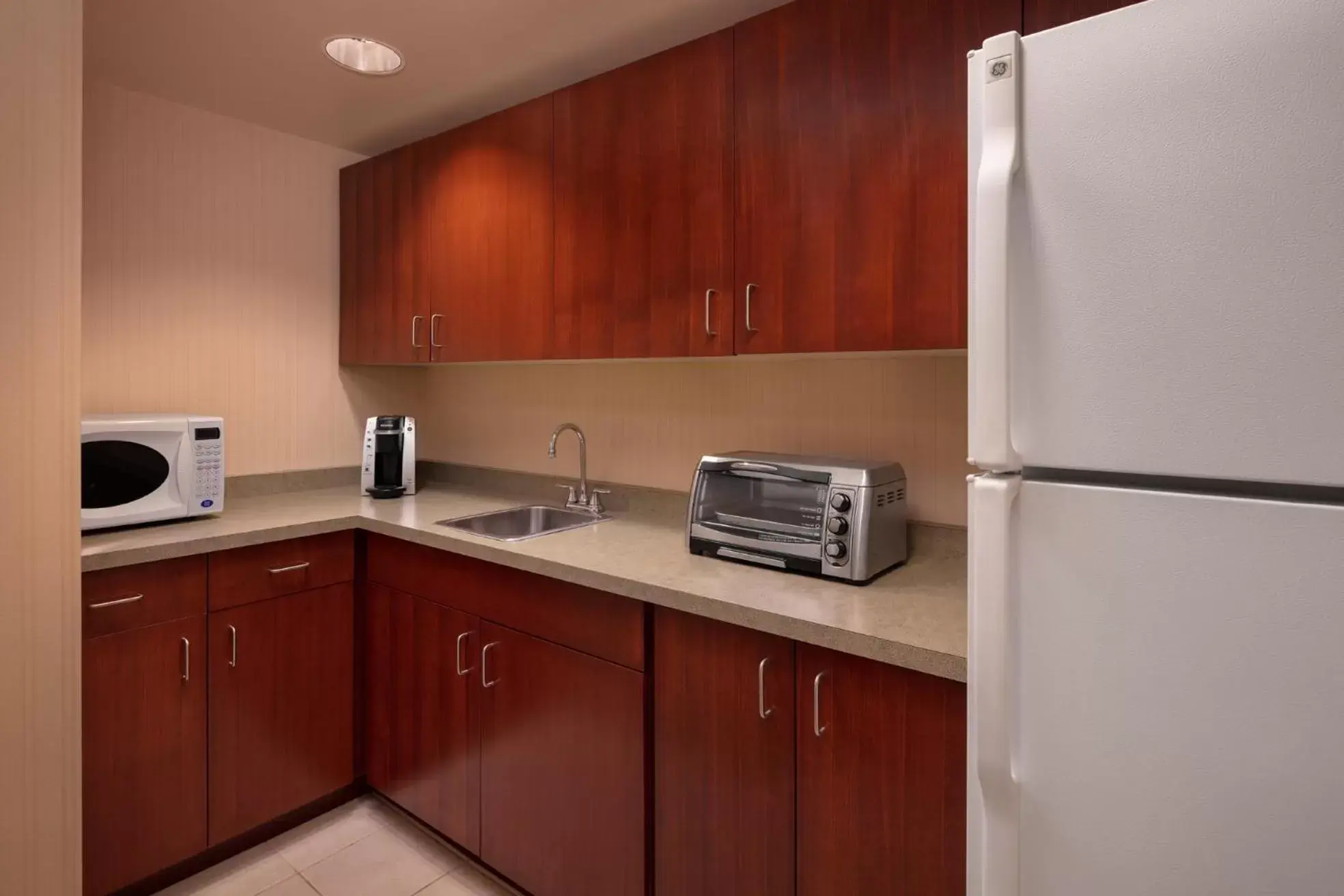 Kitchen or kitchenette, Kitchen/Kitchenette in St. Eugene Golf Resort & Casino