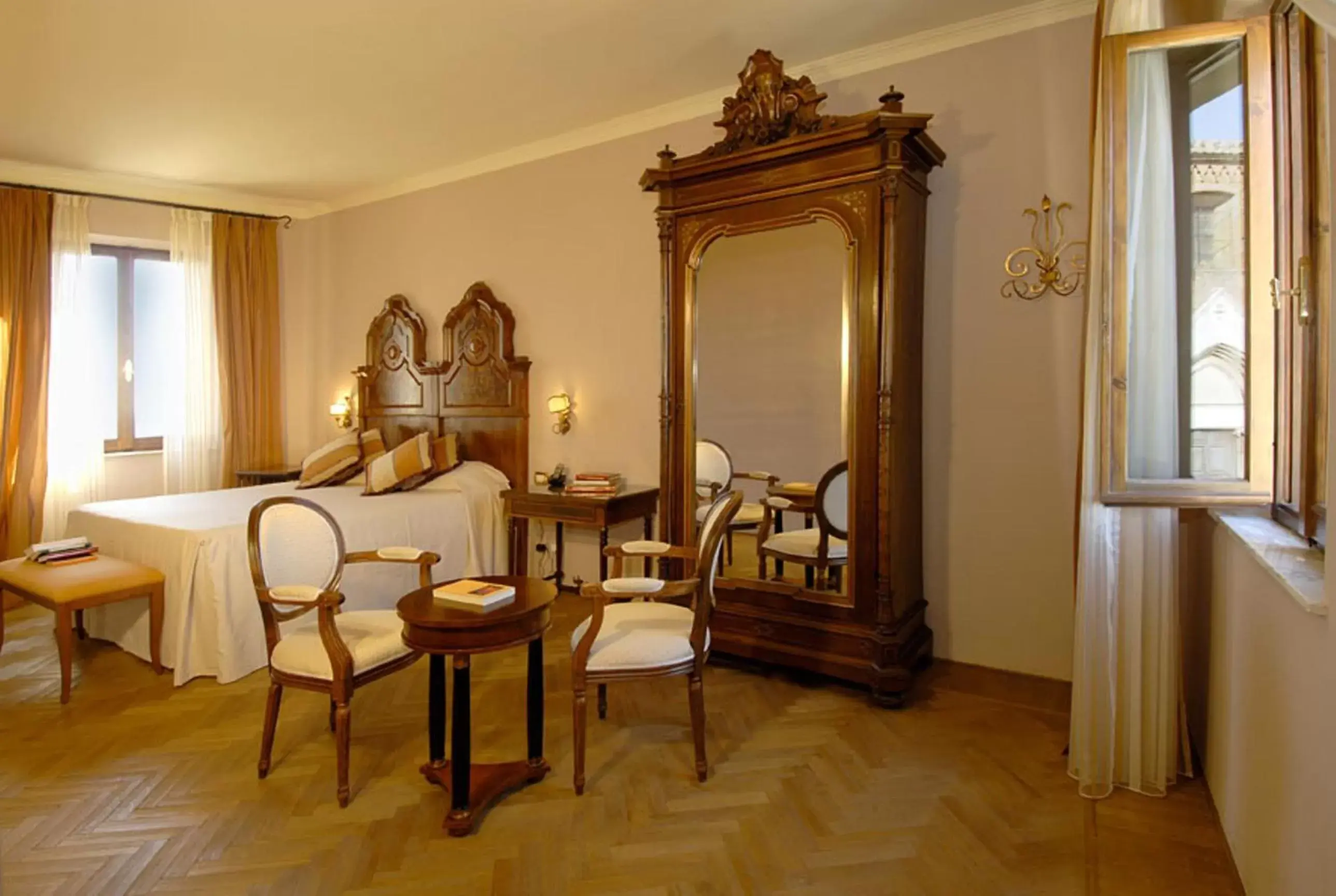 Photo of the whole room, Seating Area in La Locanda Di San Francesco