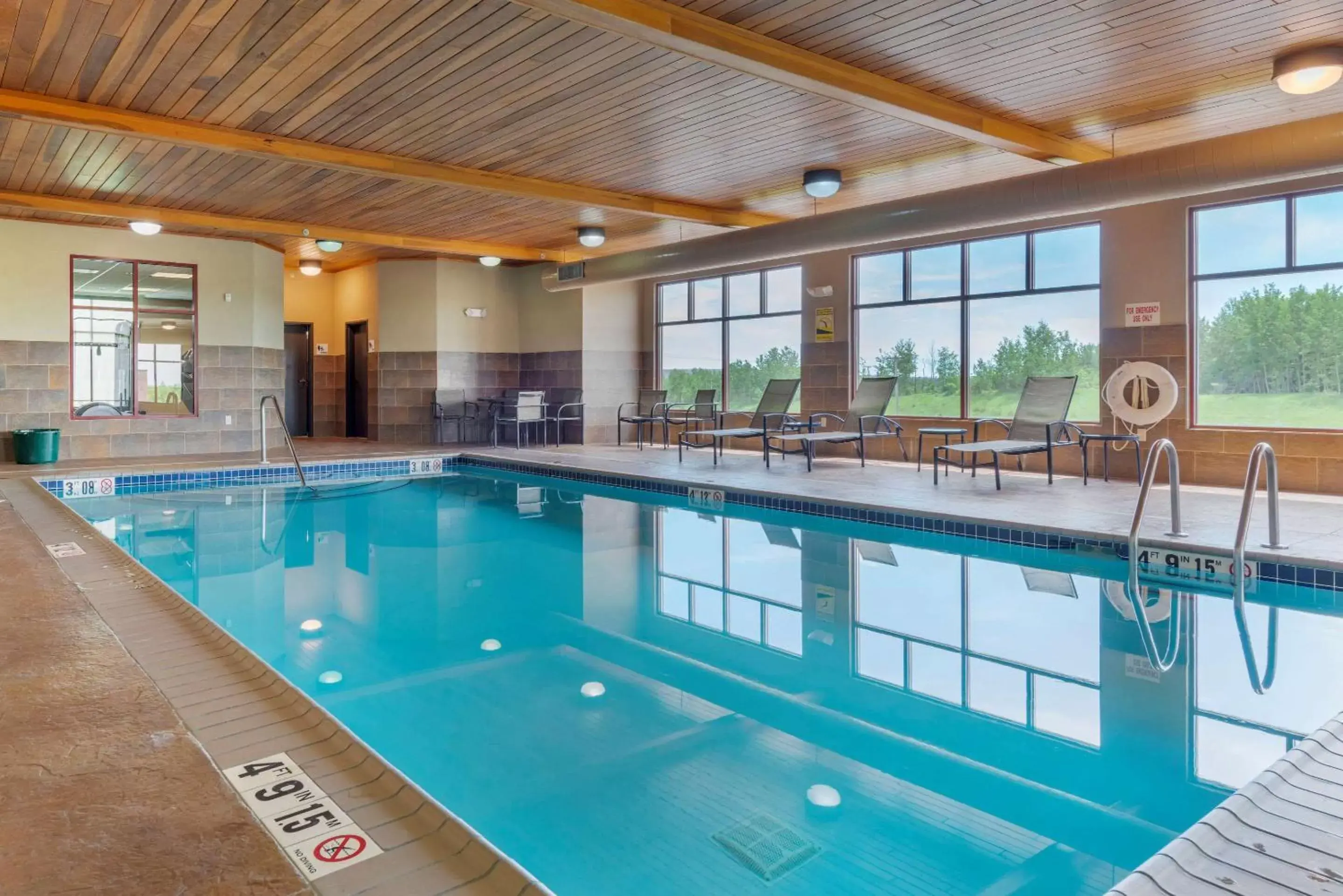 Activities, Swimming Pool in Comfort Inn & Suites Mountain Iron and Virginia