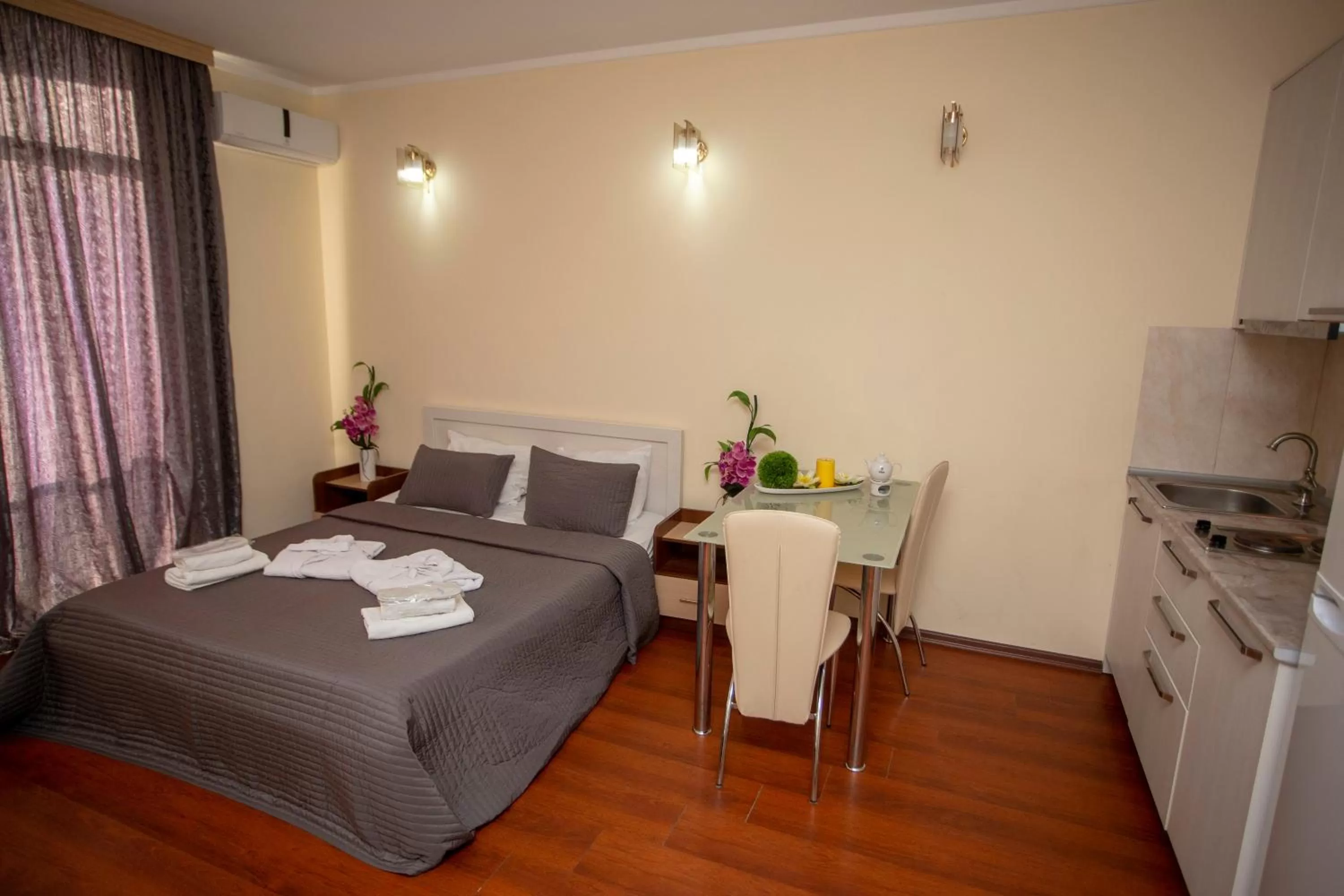 Living room, Bed in Blue Star Batumi