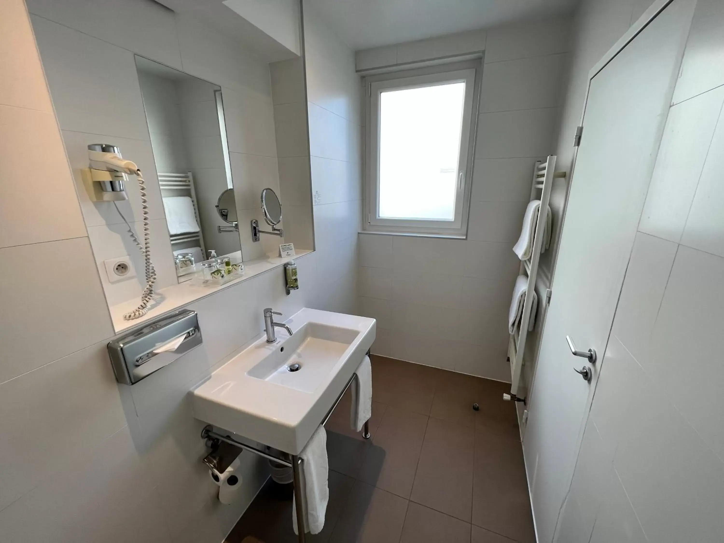 Bathroom in Holiday Inn Paris-Auteuil, an IHG Hotel