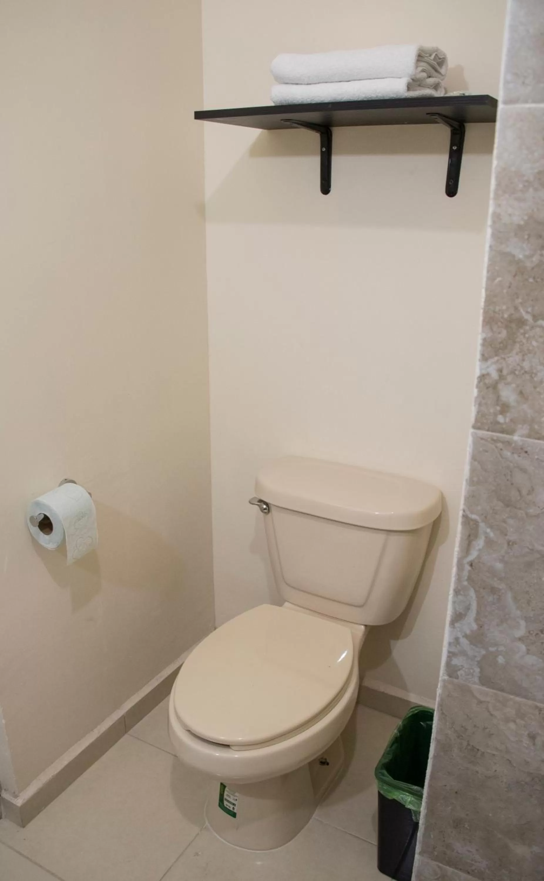 Bathroom in Hotel Nápoles