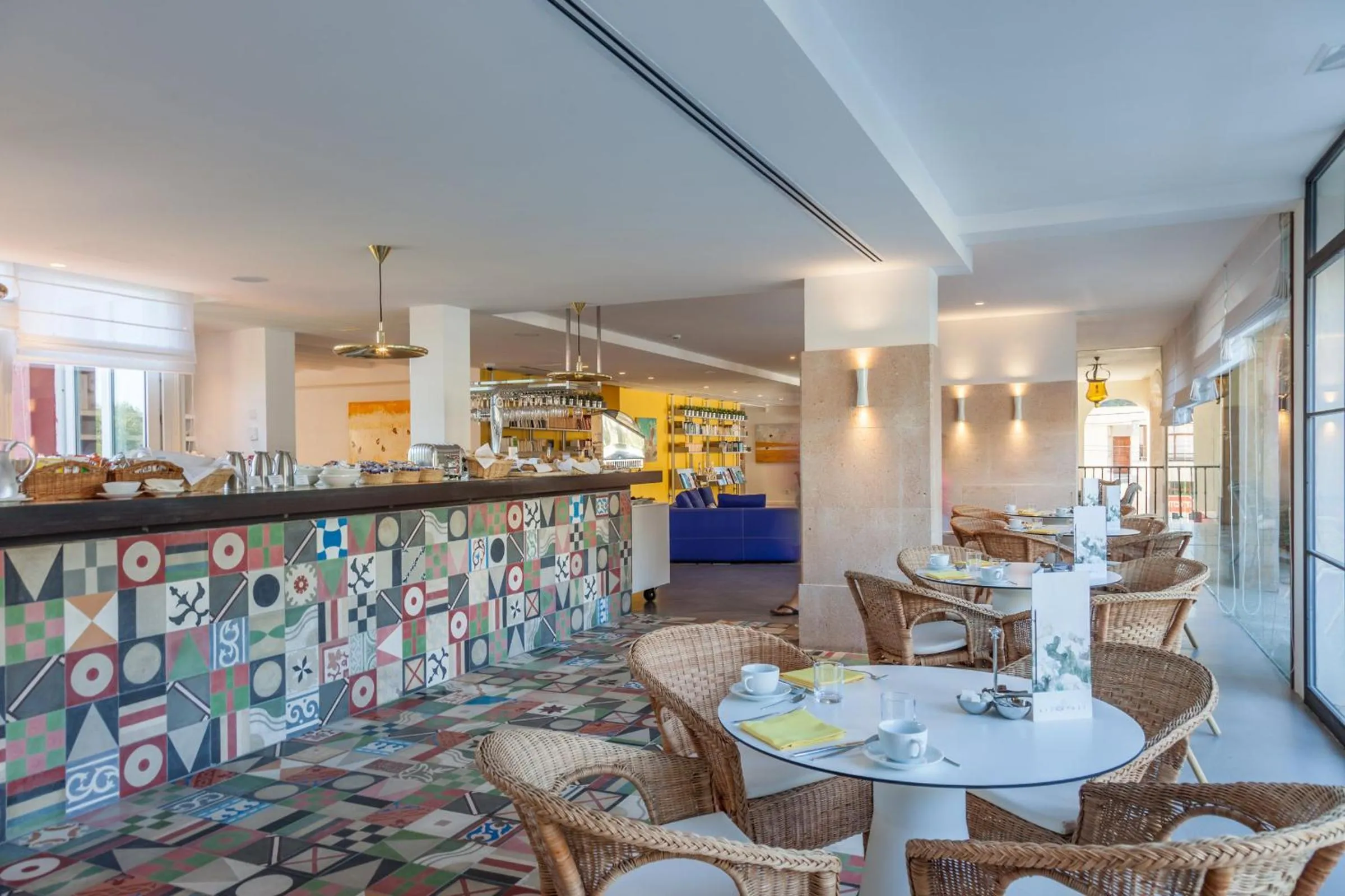 Restaurant/places to eat in Hotel Cala Sant Vicenç - Adults Only