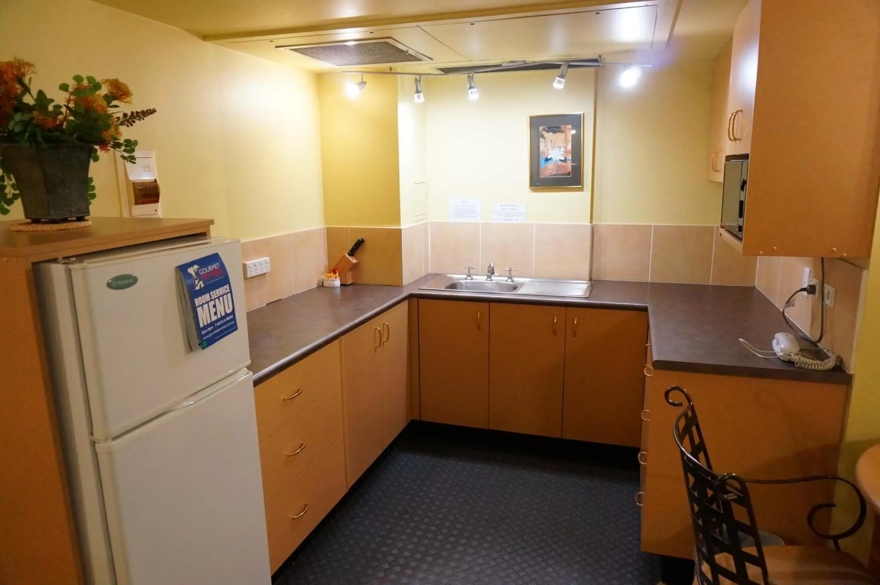 Kitchen or kitchenette, Kitchen/Kitchenette in Abbey On Roma Hotel & Apartments