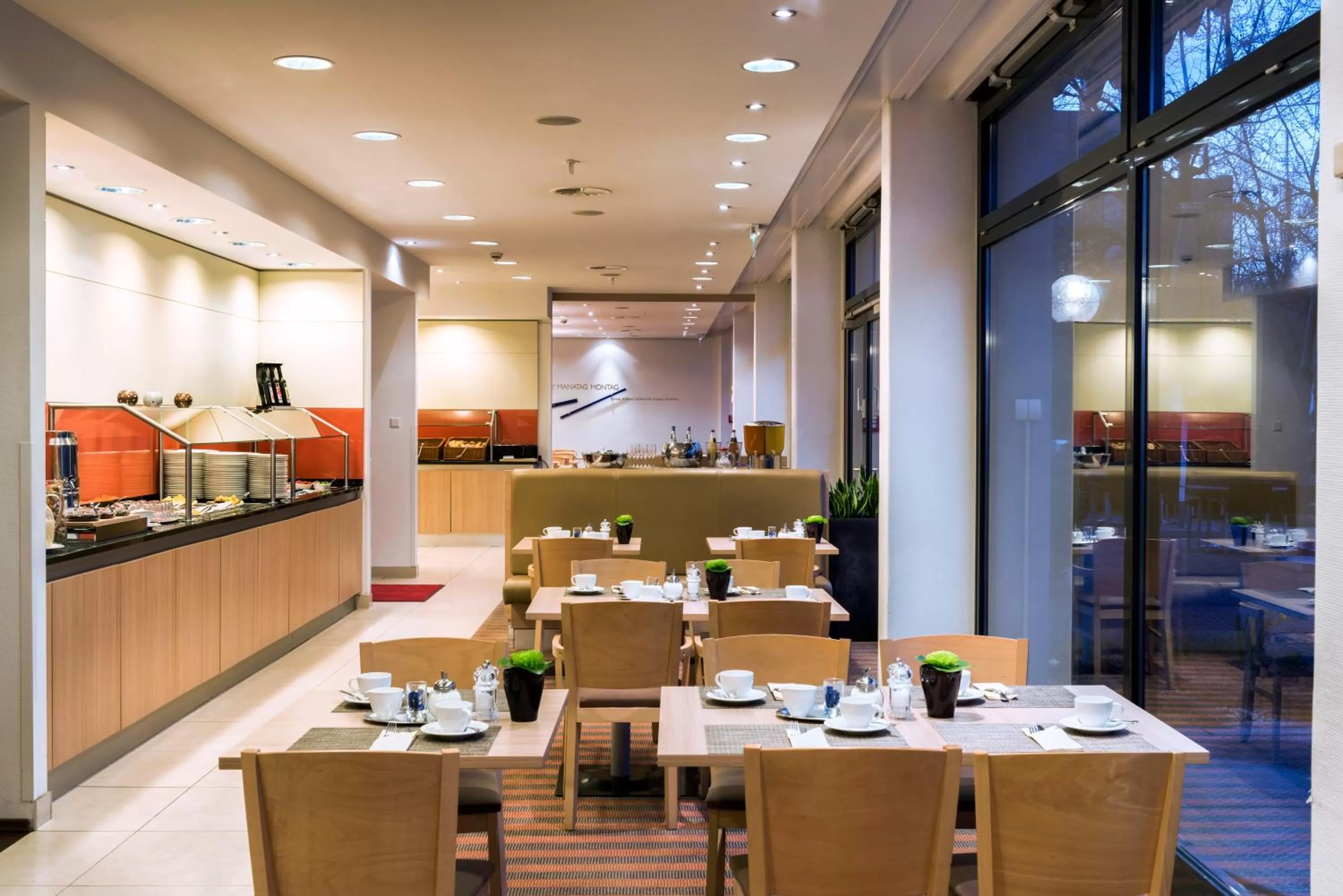 Restaurant/places to eat in Mercure Hotel Mannheim am Friedensplatz