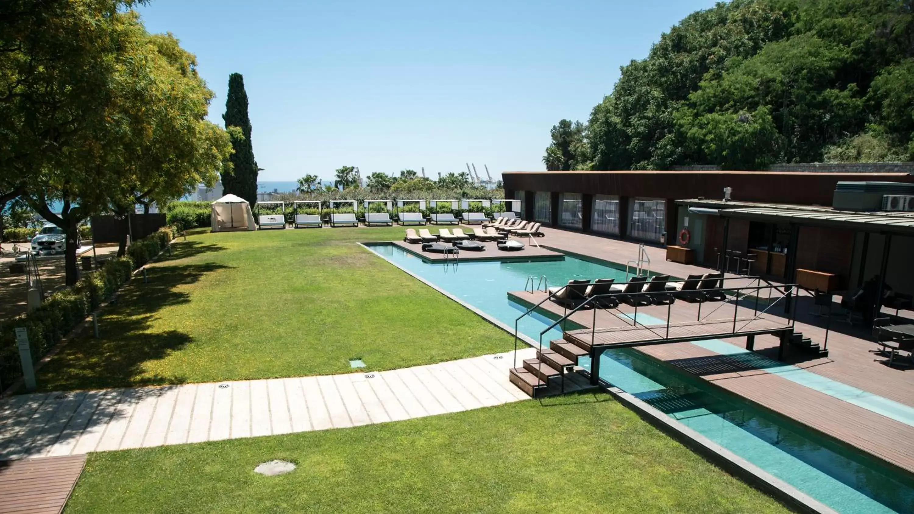 Garden, Swimming Pool in Hotel Miramar Barcelona GL