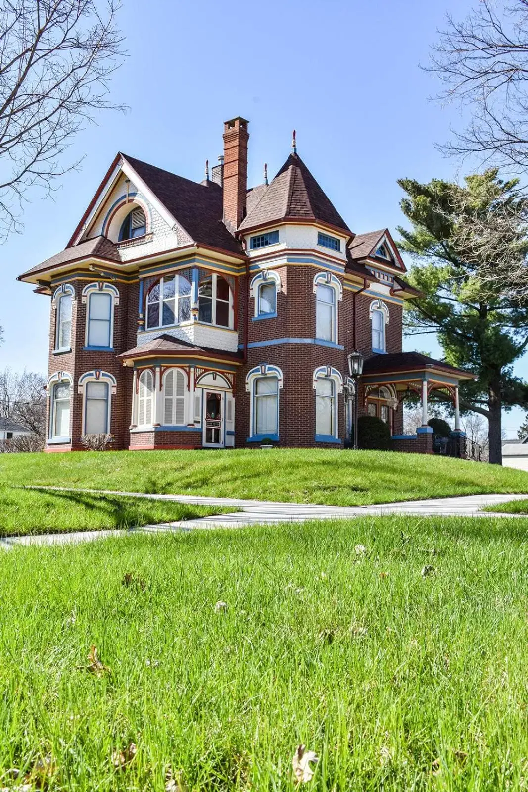 Property Building in Queen Anne Bed and Breakfast