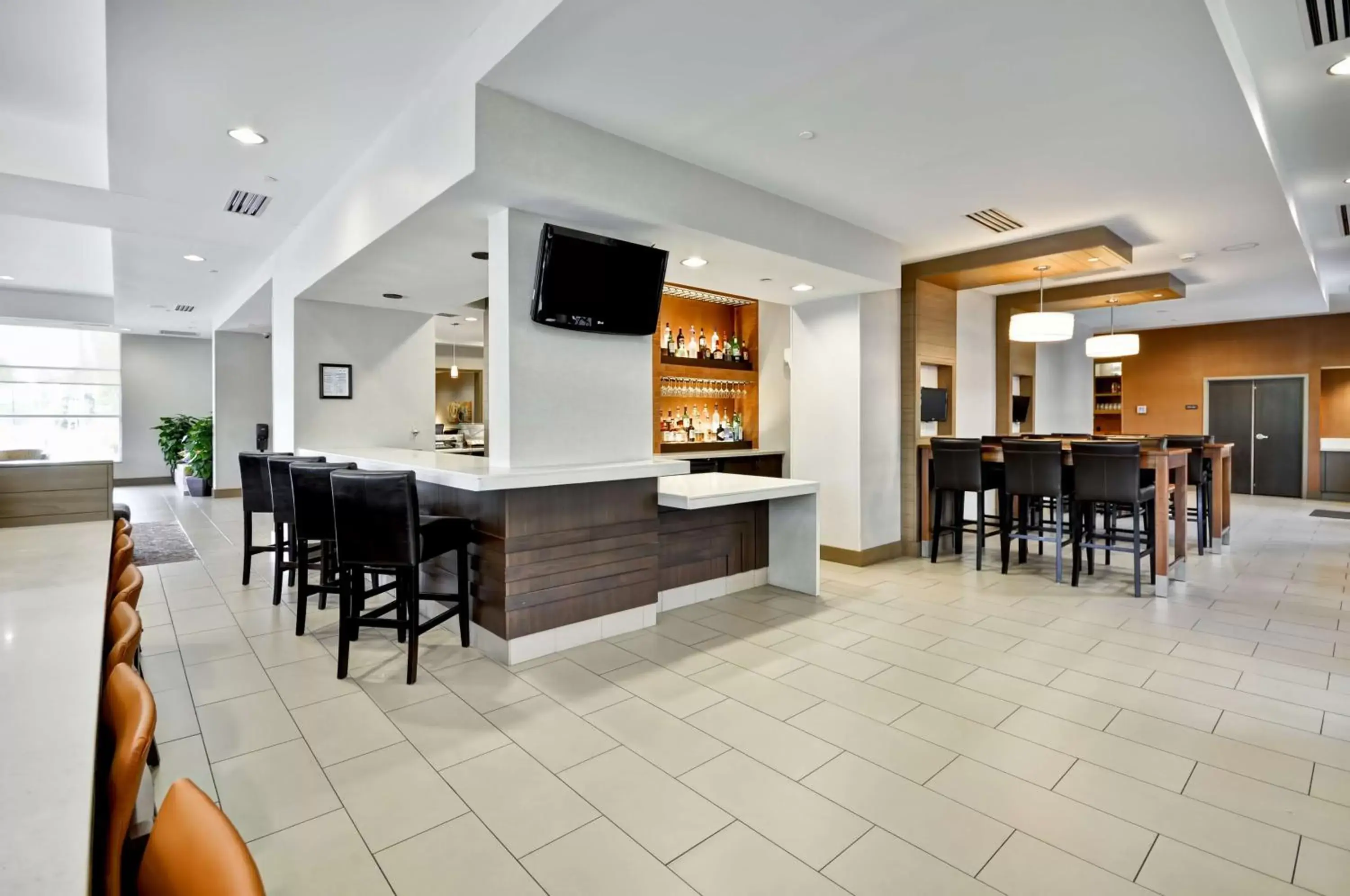 Lounge or bar, Restaurant/Places to Eat in Hyatt House Atlanta Cobb Galleria