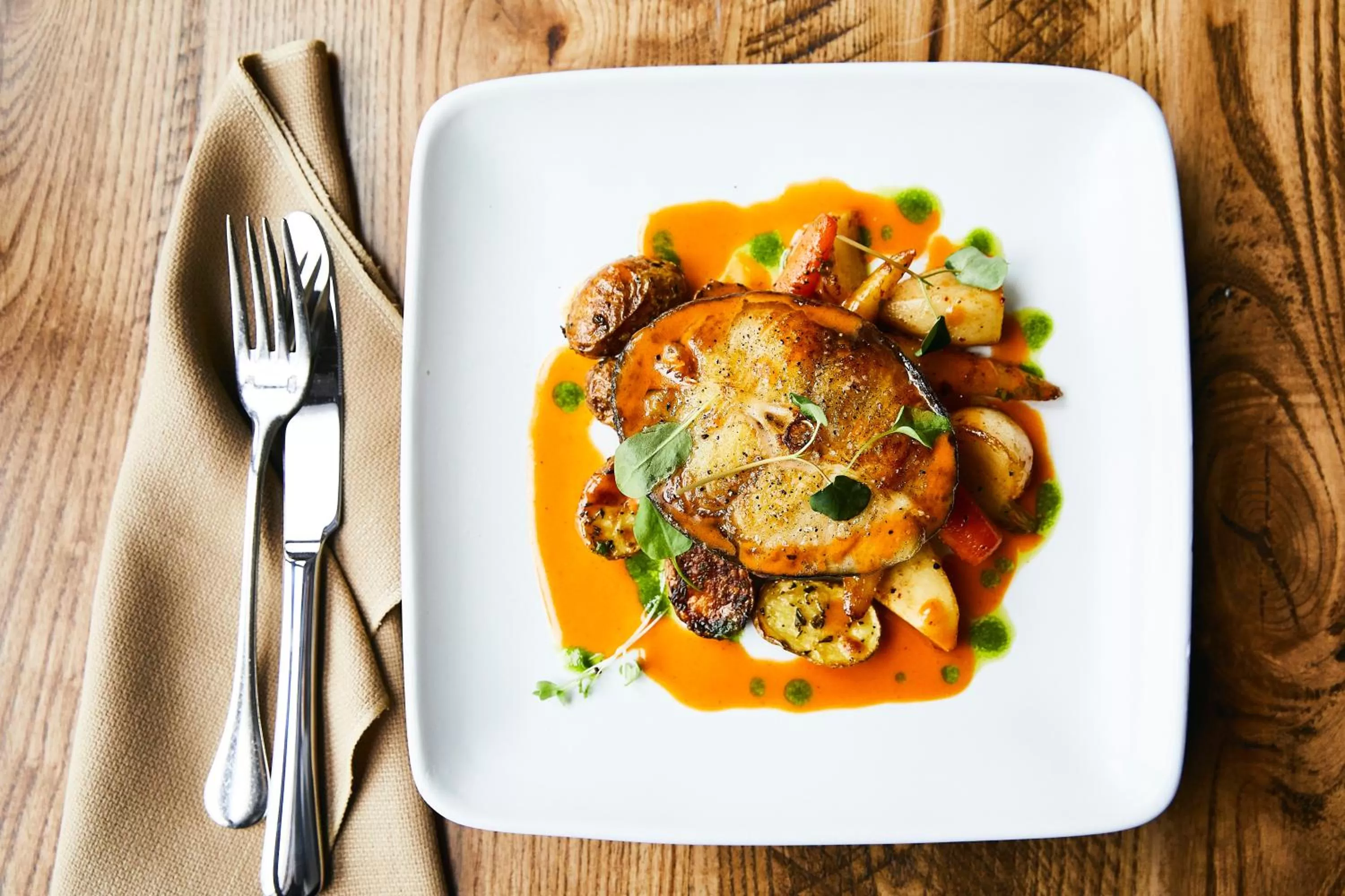 Restaurant/places to eat in Kimpton Riverplace Hotel by IHG