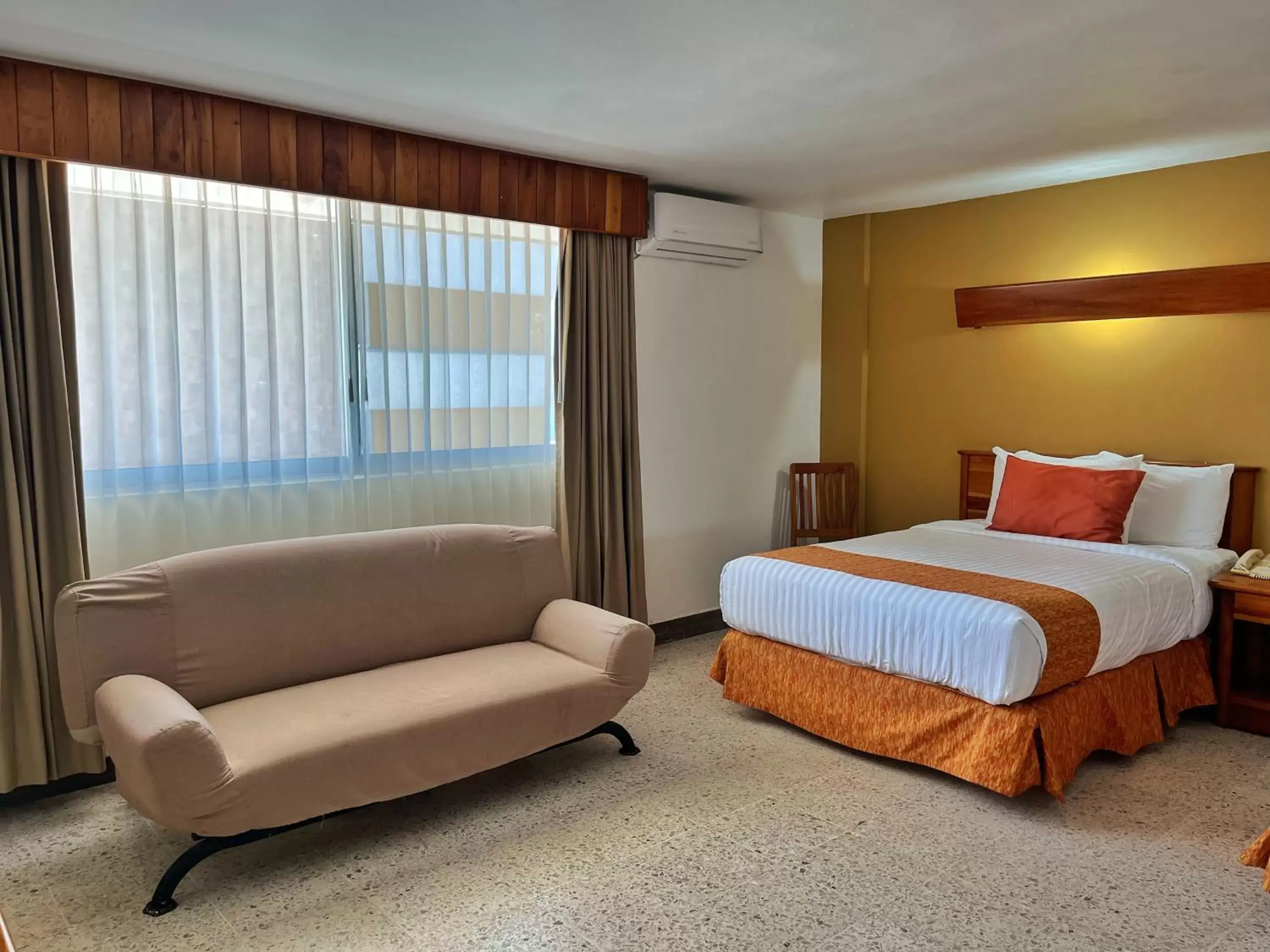 Bedroom in Best Western Riviera Tuxpan